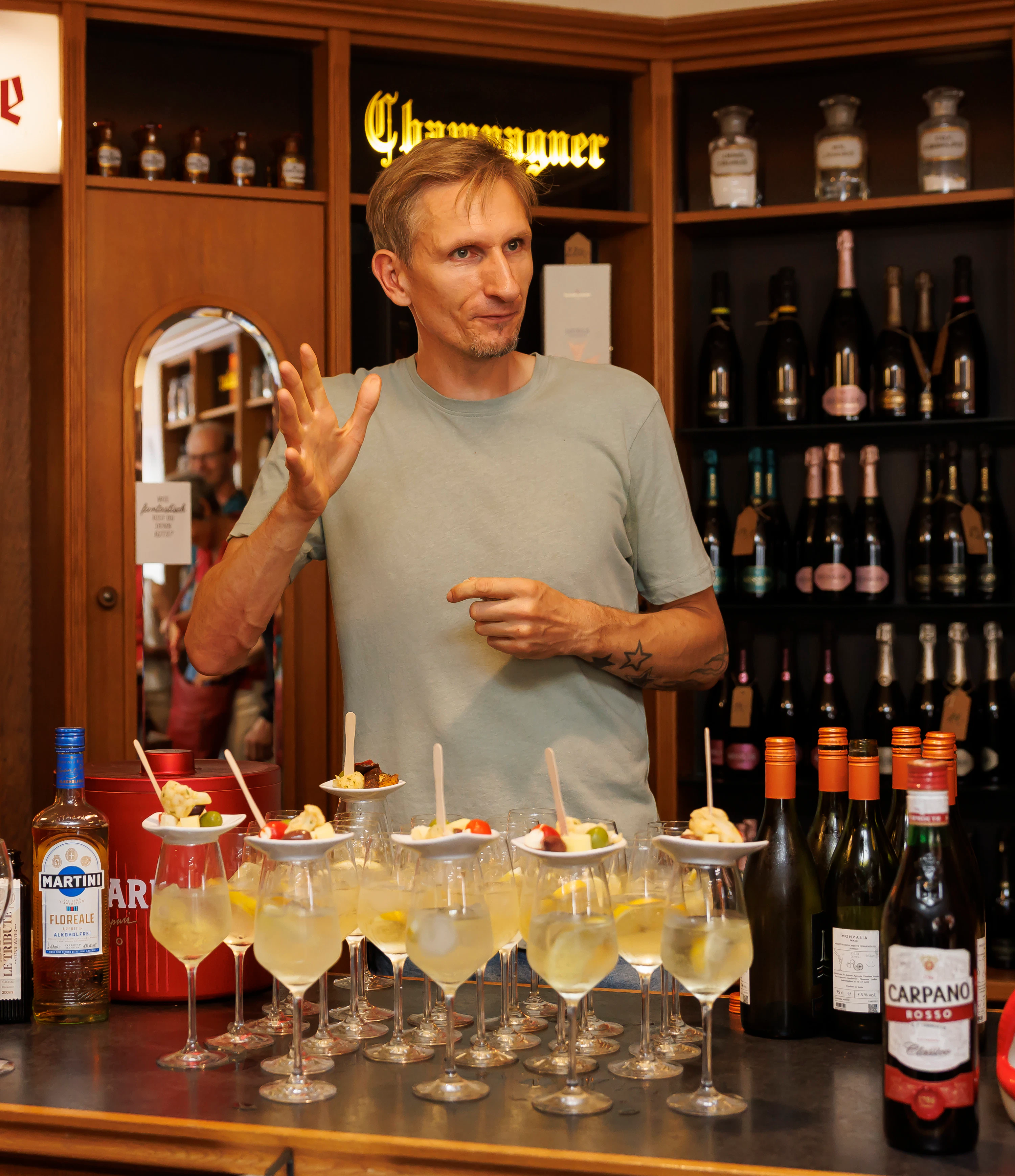 Aperitif im Genusswarenladen
