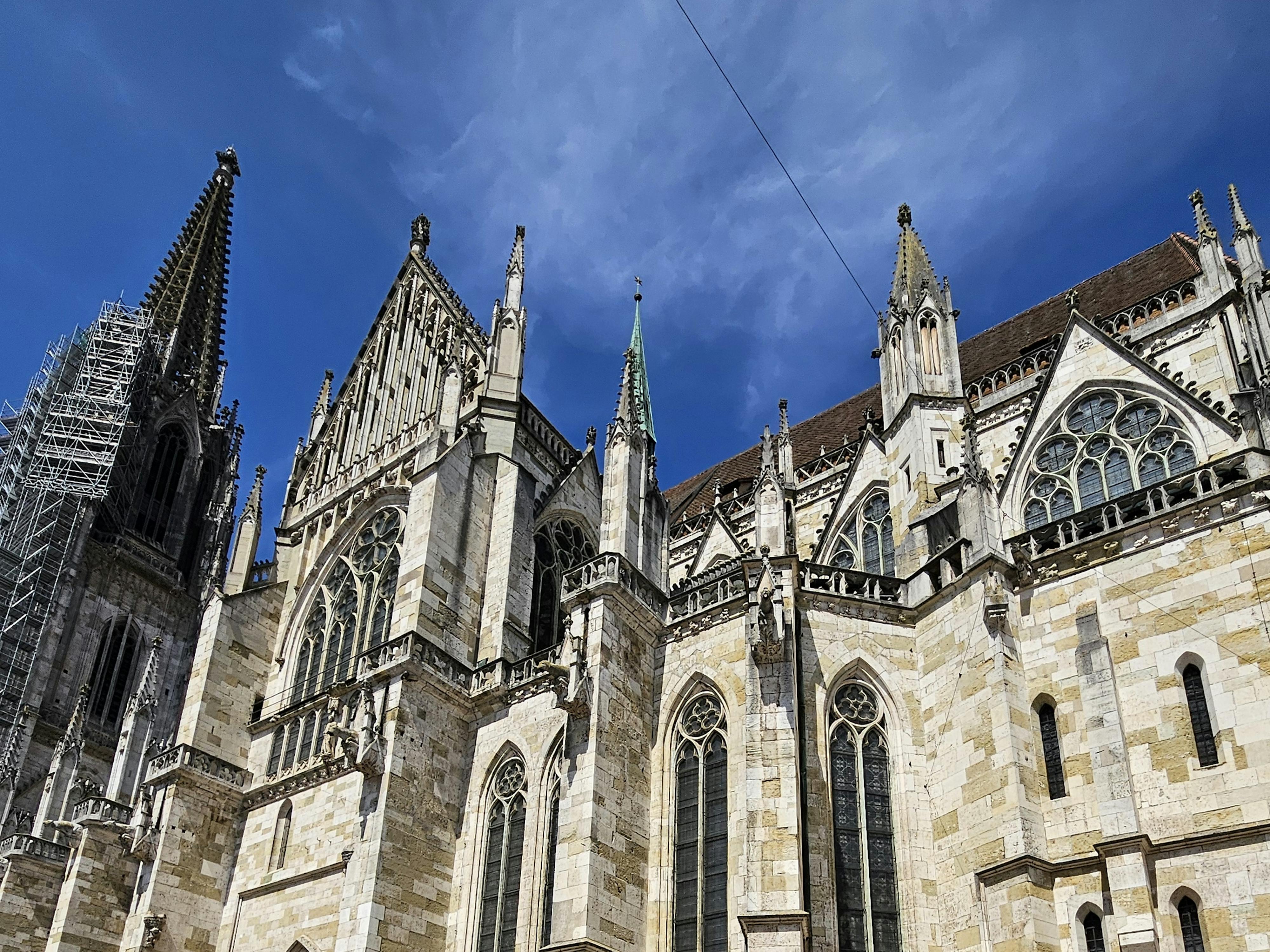 Der St. Peter Dom in Regensburg von der Südseite