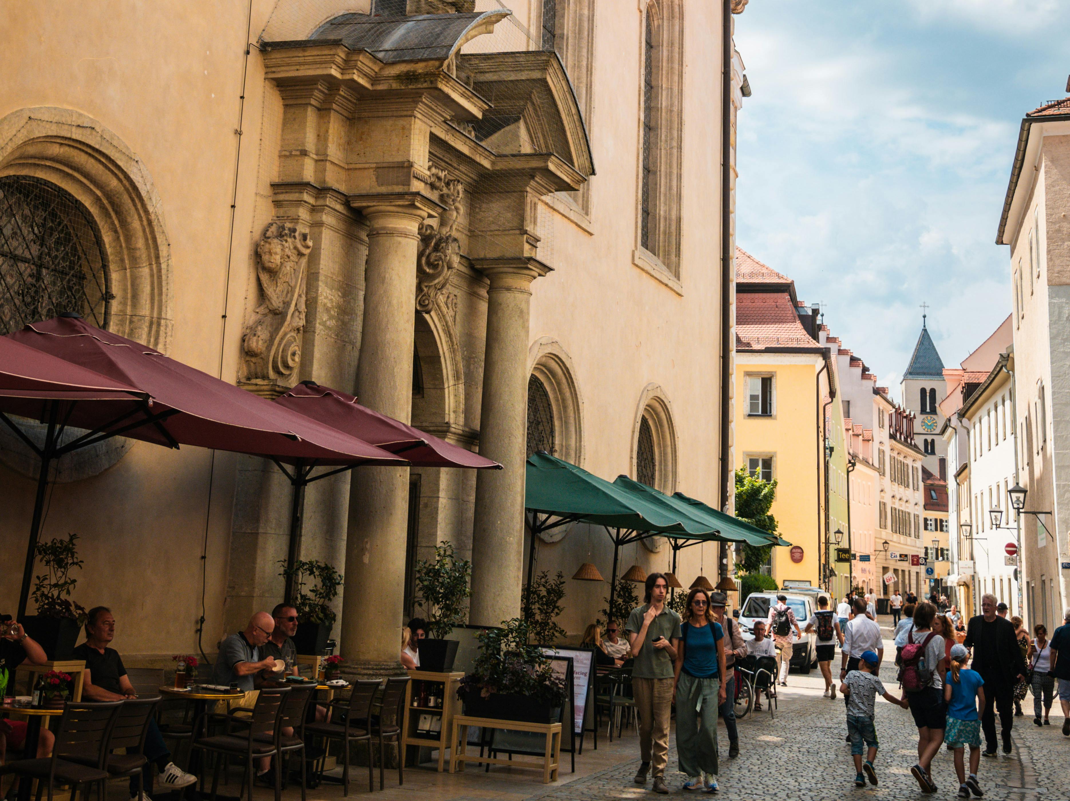 Nordseite der Dreieinigkeitskirche in Regensburg