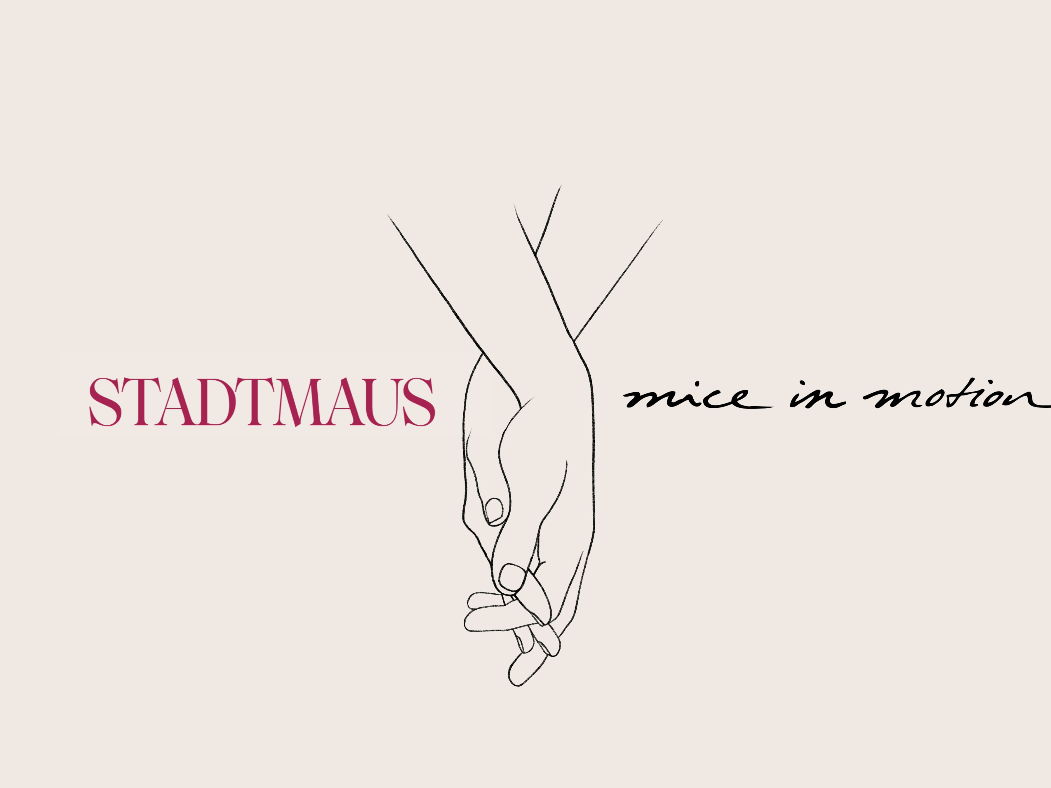 Stadtmaus und Mice in Motion Hand in Hand