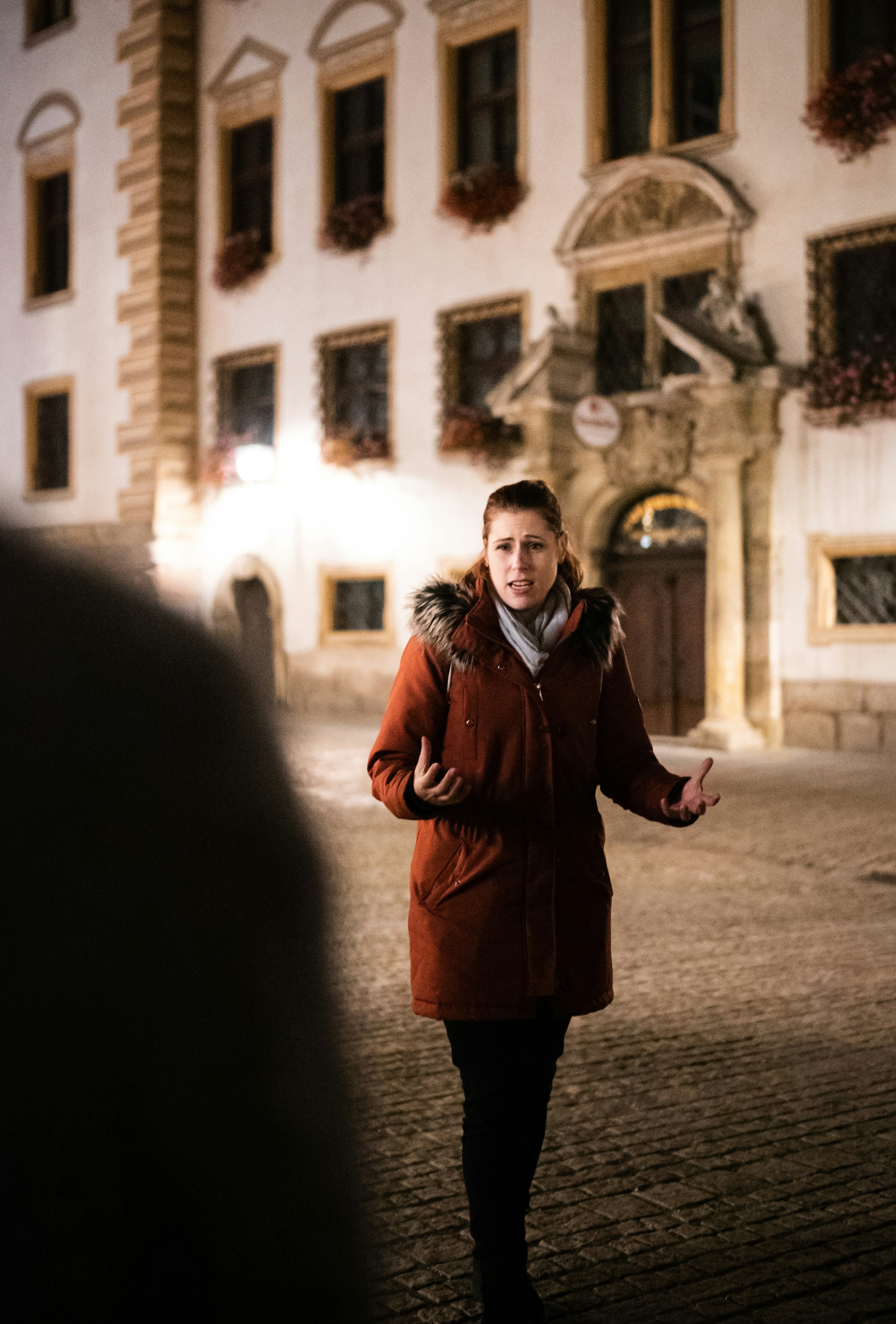 Ein Guide bei der Führung