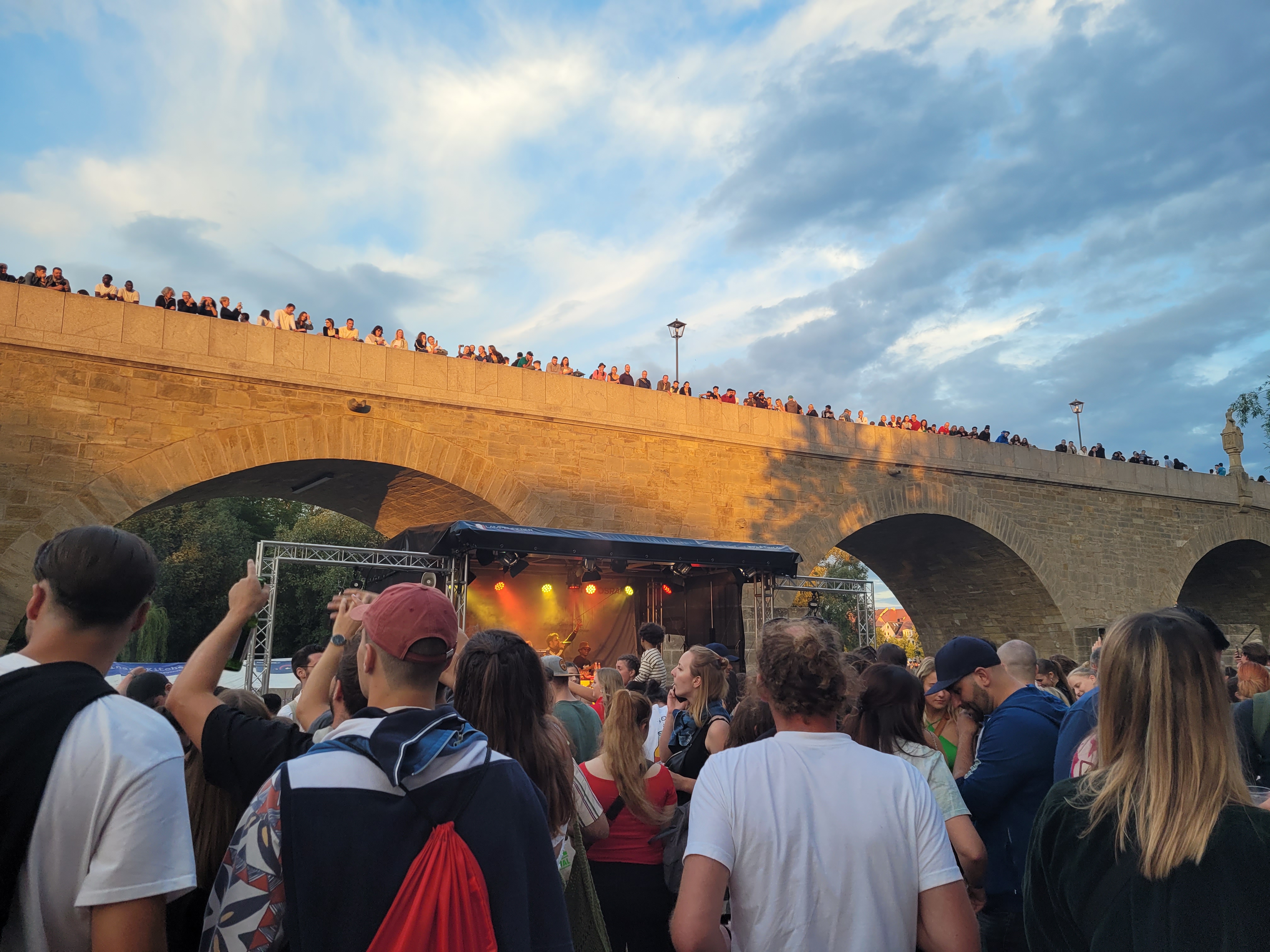 Bühne auf der Jahninsel beim Bürgerfest 2023