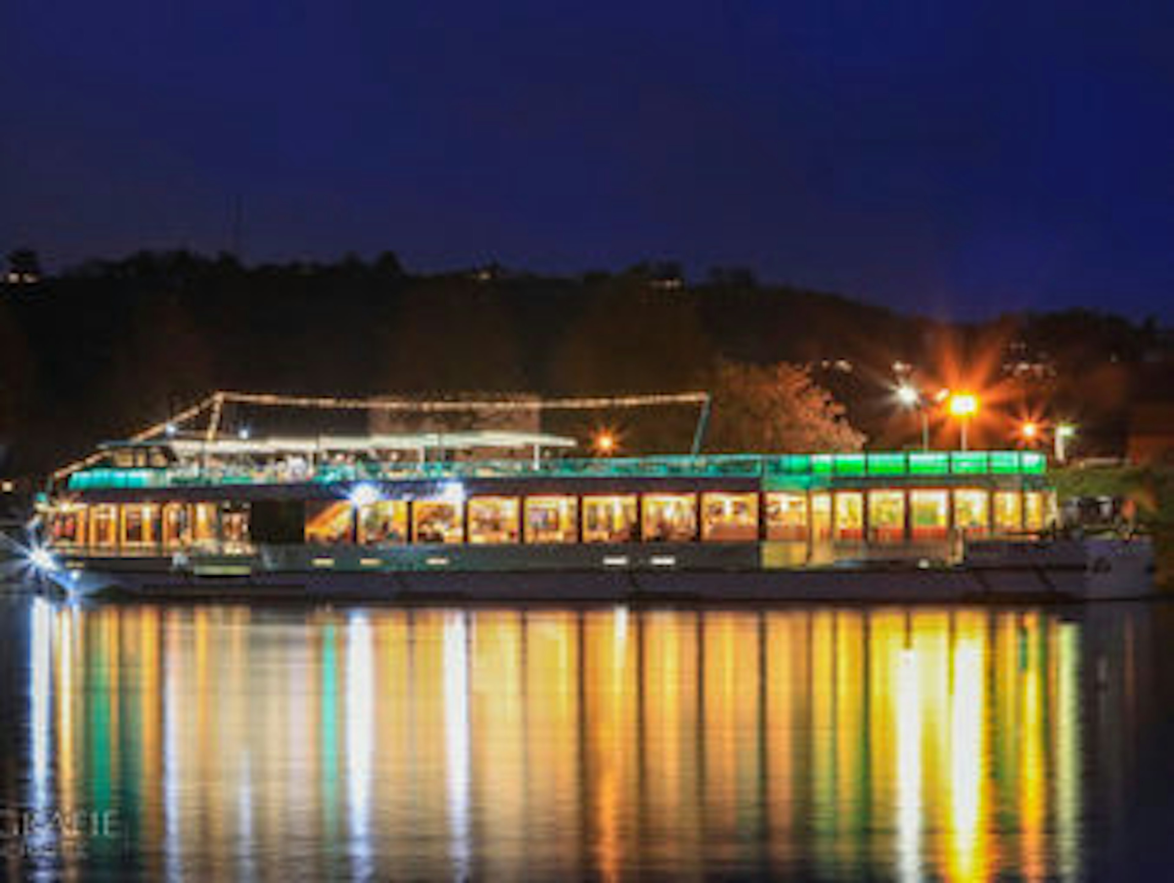 Das Schiff MS Renate in Kelheim auf der Donau