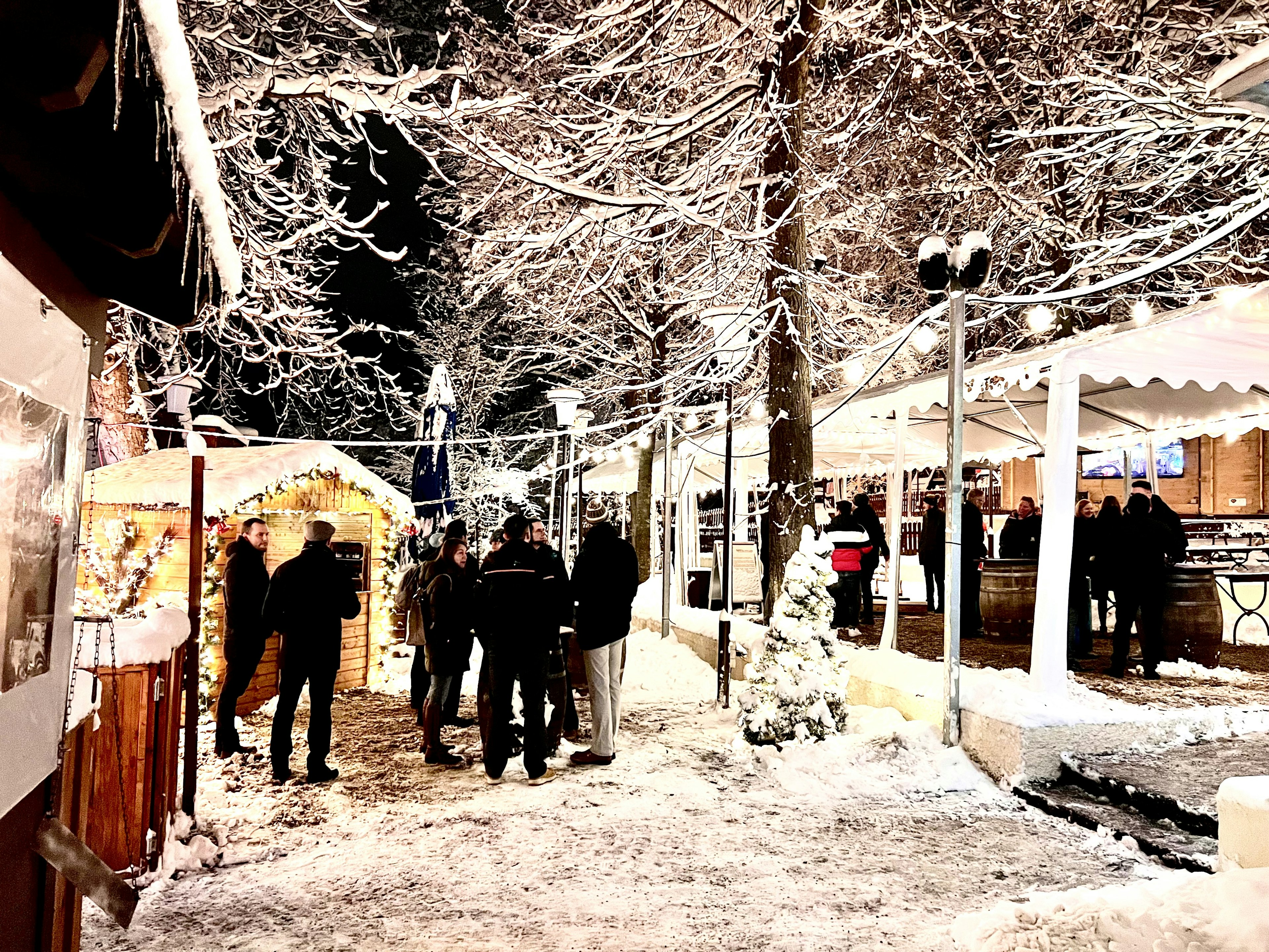 Weihnachtsfeier an der Eisstockbahn