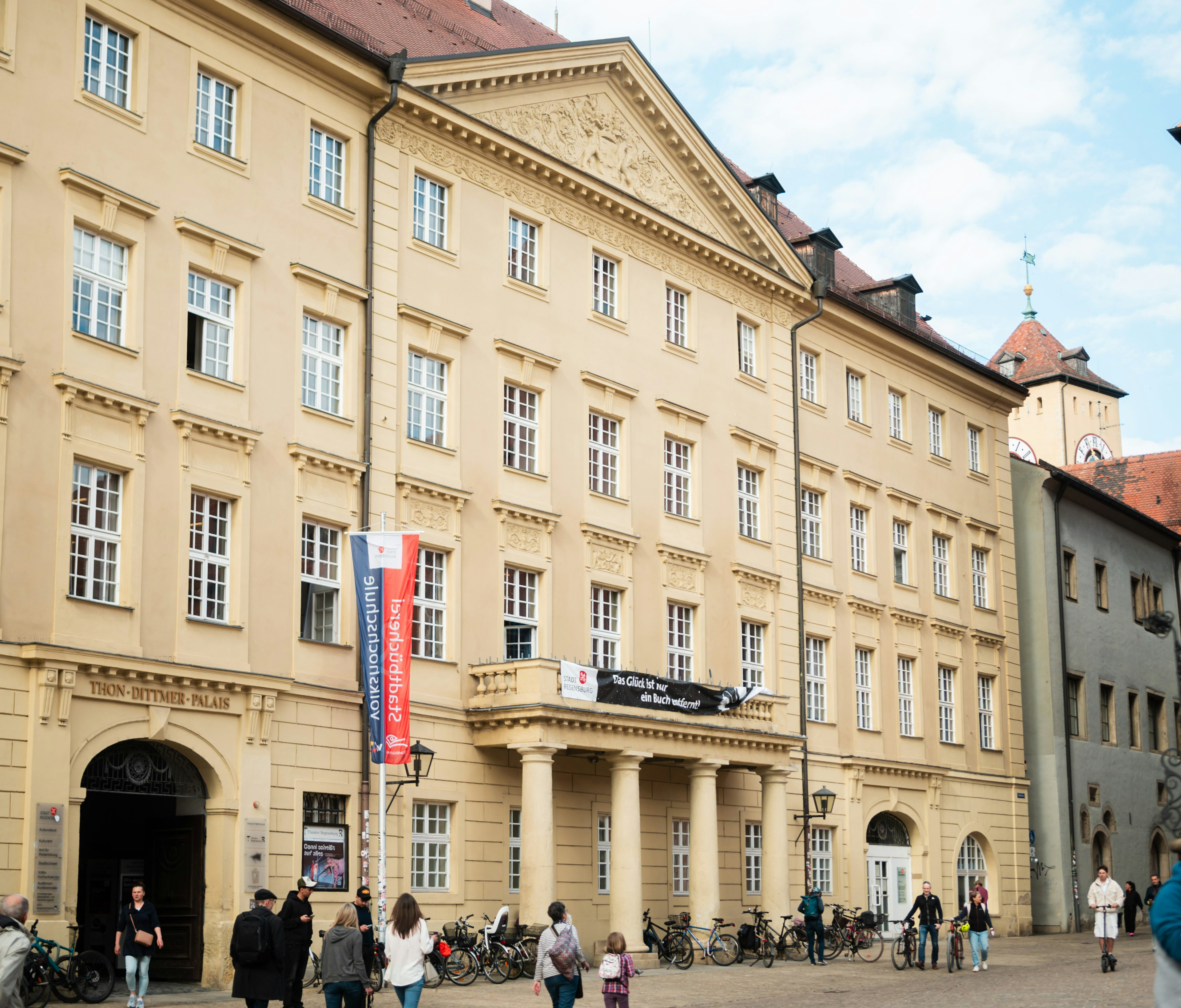 Das Thon Dittmer Palais am Haidplatz