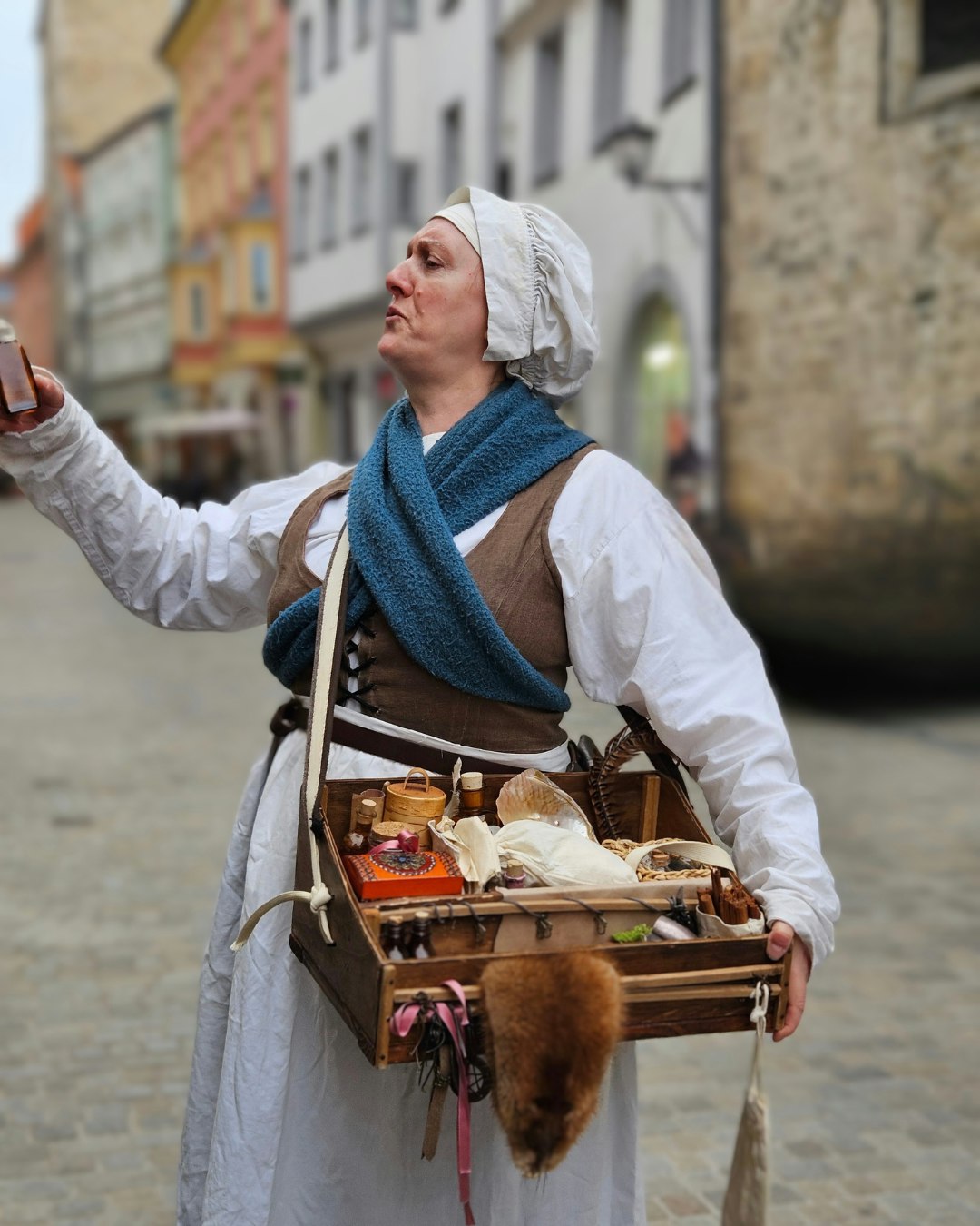 Schauspielerin bei der Führung
