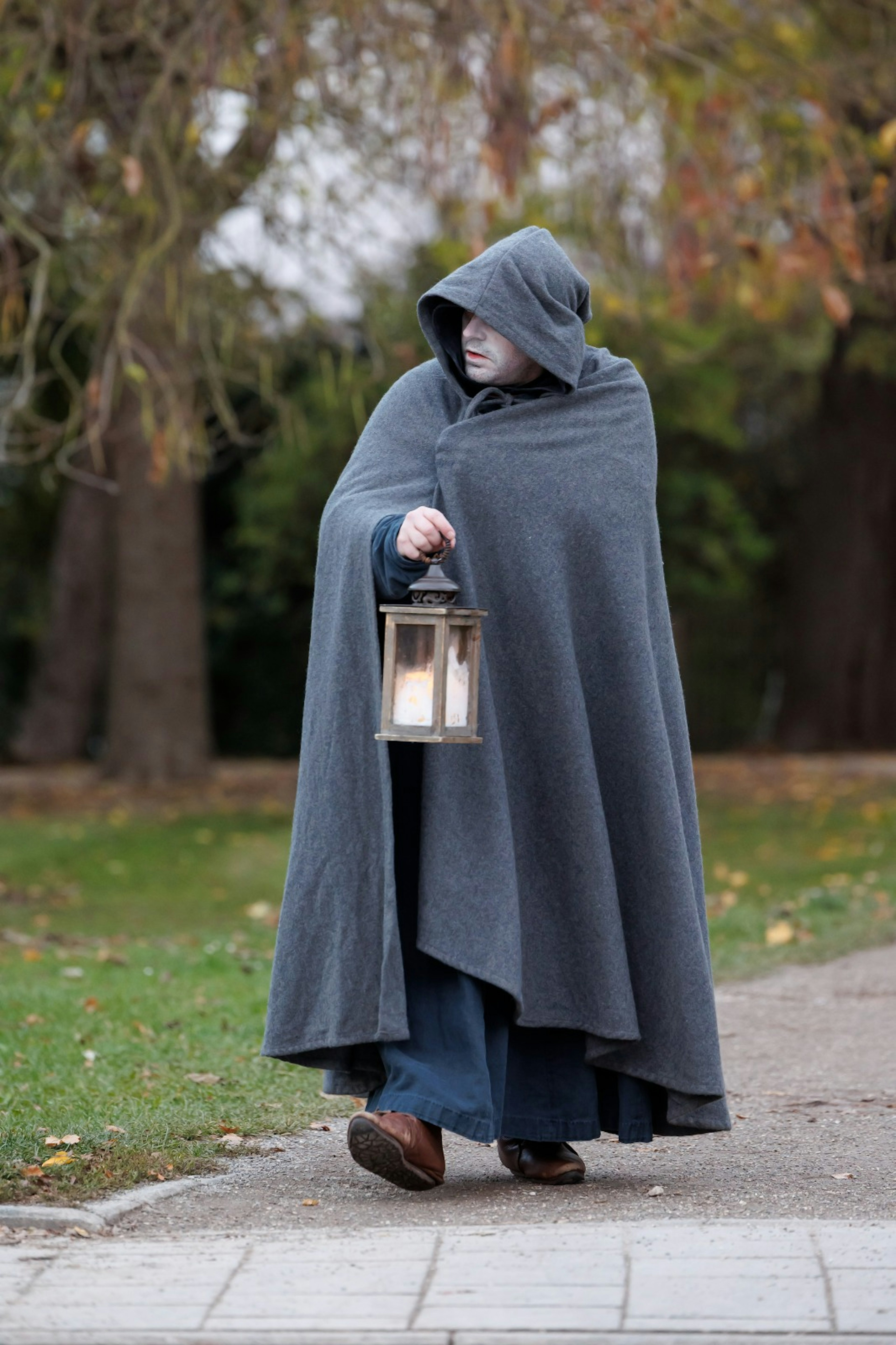 Szene aus der Führung mit einem Schauspieler im Kostüm