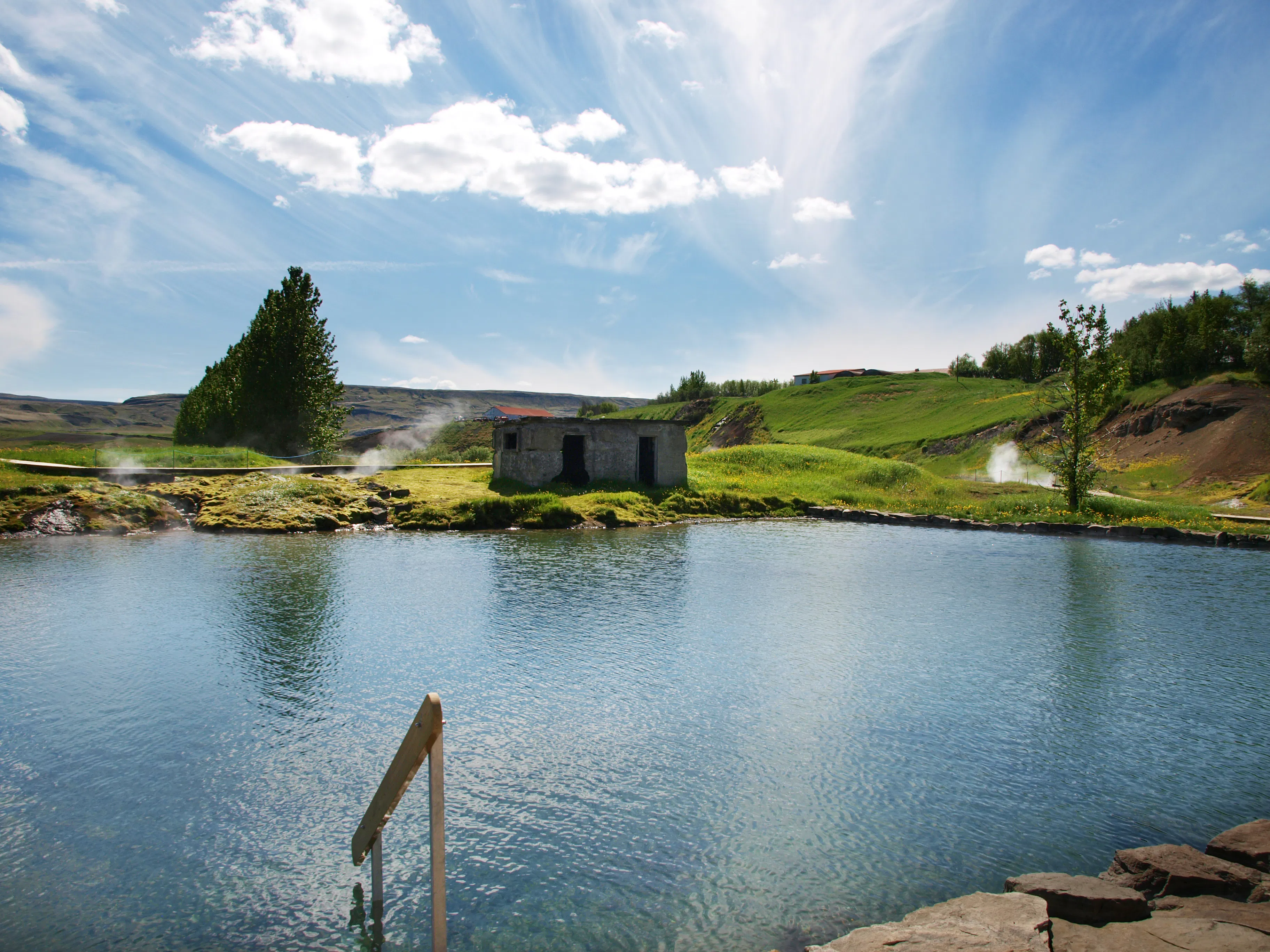 secret-lagoon-geothermal-pool-bachelor-weekend-in-iceland