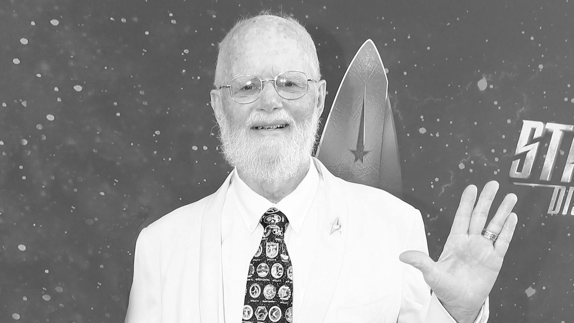 John Trimble attends the Star Trek: Discovery Season 1 red carpet premiere and flashes the Vulcan salute