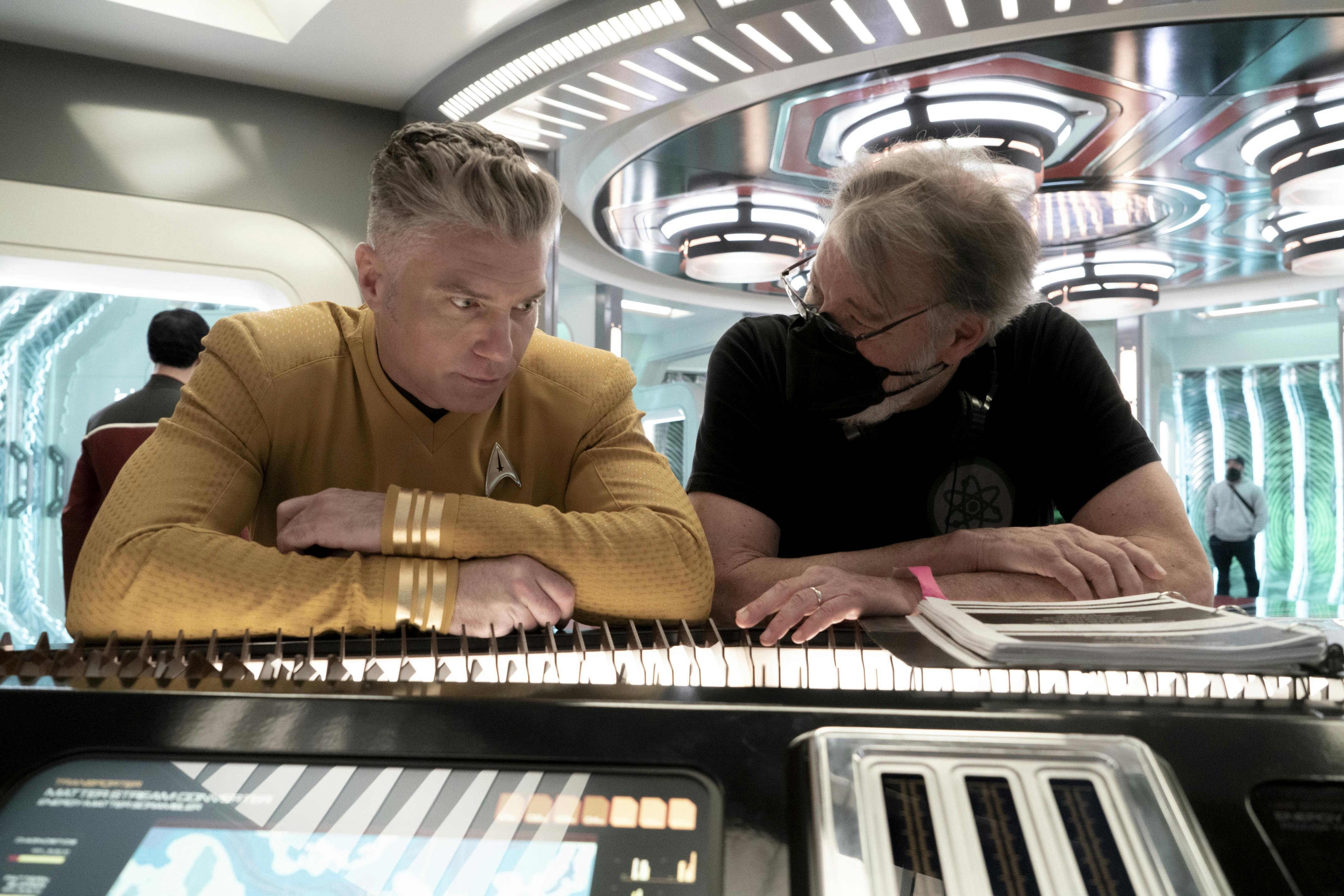 Behind-the-scenes of 'Those Old Scientists'