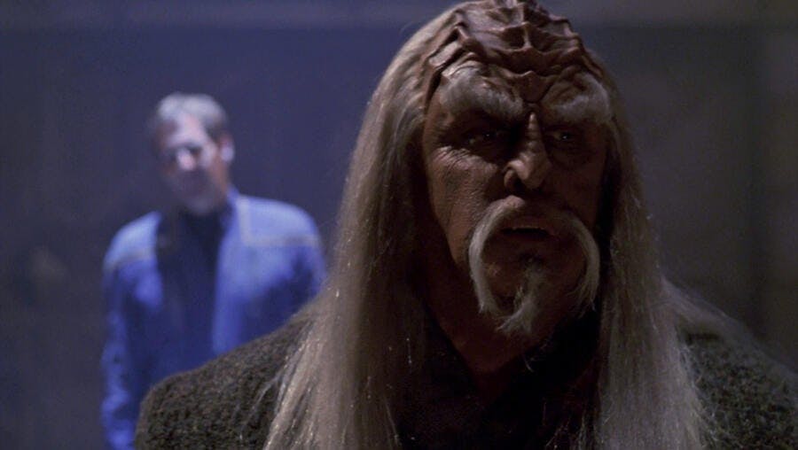 Kolos defends Archer before the Klingon magistrate in 'Judgment'