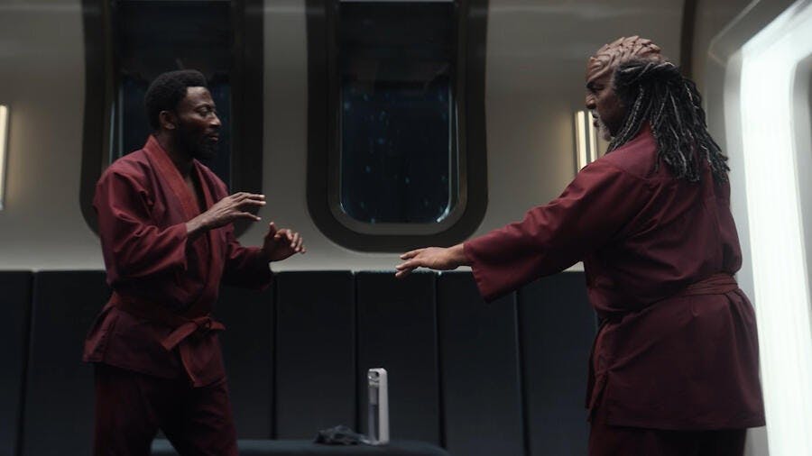 Dr. M'Benga and Dak'Rah spar in 'Under the Cloak of War'