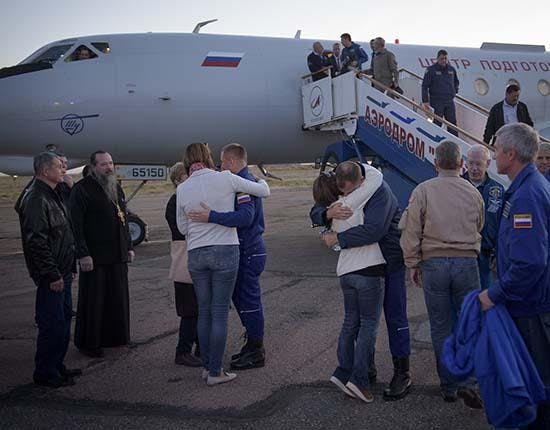 Expedition 57 crew return to Baikonur after an aborted launch