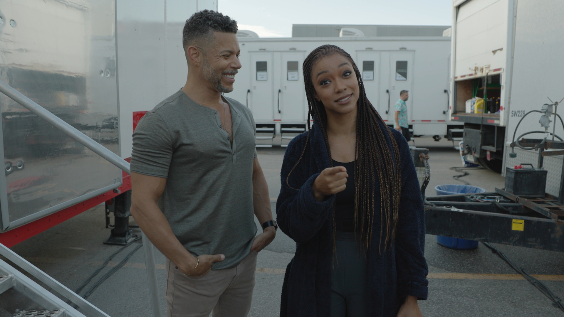 Wilson Cruz and Sonequa Martin-Green behind-the-scenes of Star Trek: Discovery Season 5