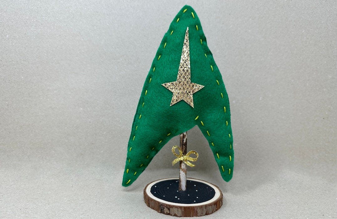 Starfleet Insignia Holiday Craft by Kelly Knox