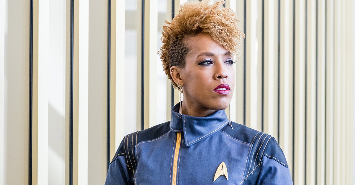 Woman wearing Discovery Volante jacket