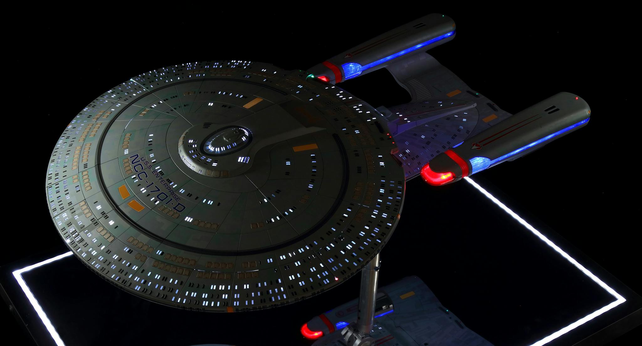 U.S.S. EnterpriseD Builders Return with Fanhome Star Trek