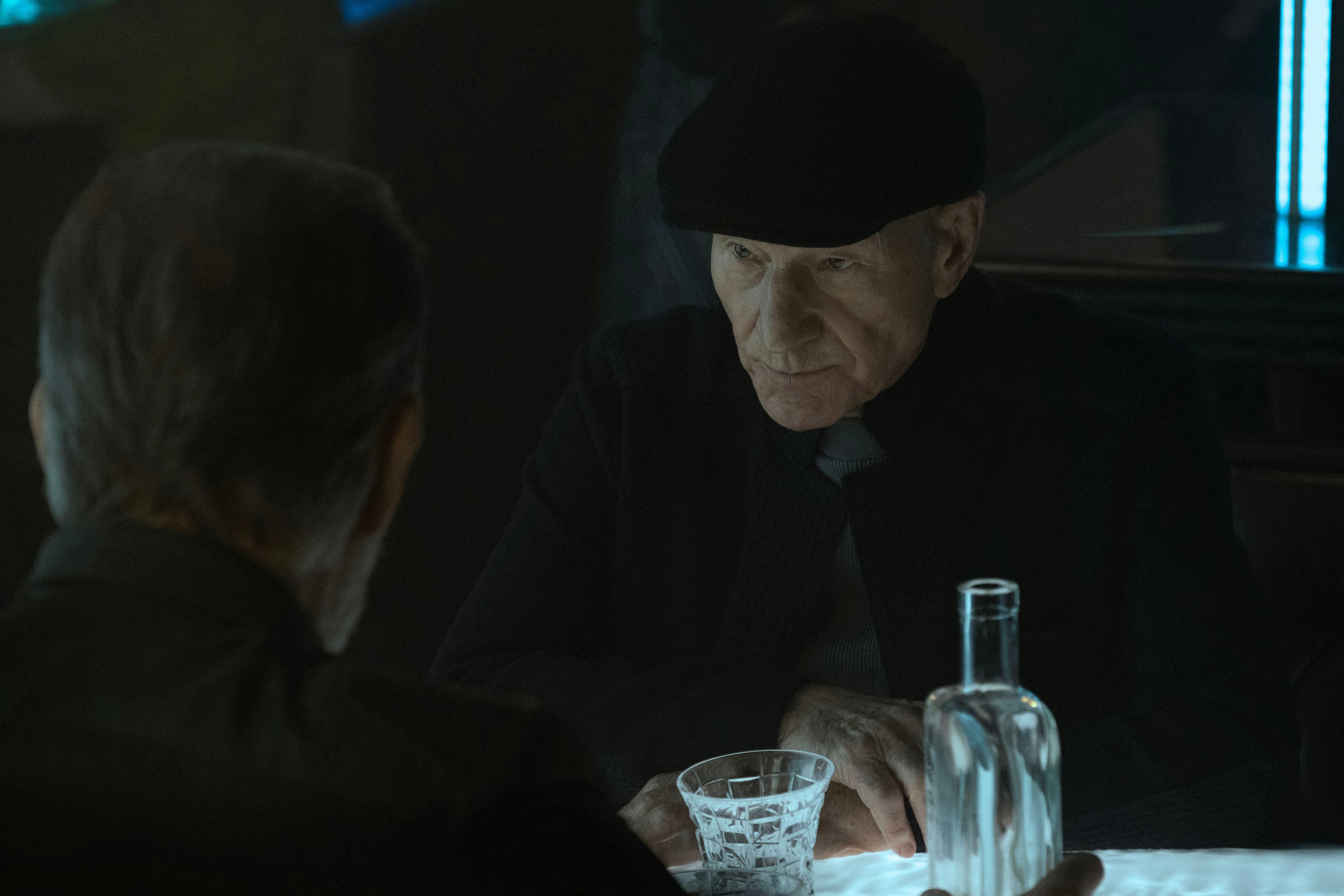 Star Trek: Picard 'The Next Generation' - Picard sits across from Riker at a bar