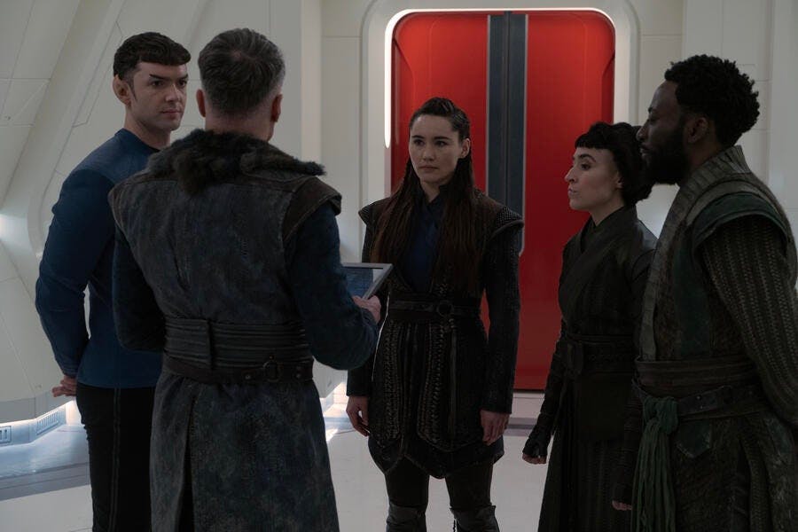 Spock briefs the away team (Pike, La'An, Erica Ortegas, and Dr. M'Benga) who are all in native Kalar attire in 'Among the Lotus Eaters'