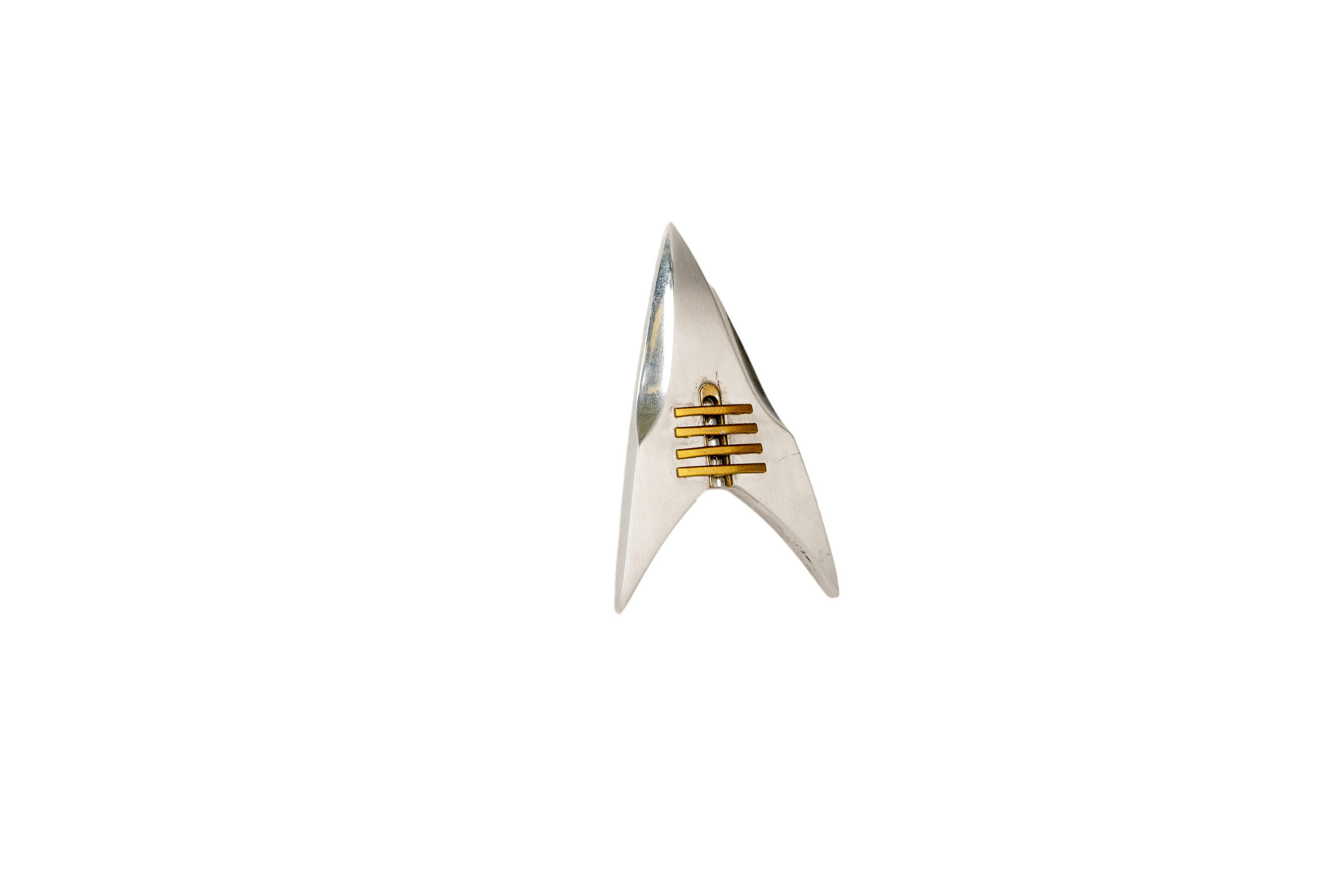 The Confederation combadge worn by Jean-Luc Picard in season two of Star Trek: Picard.