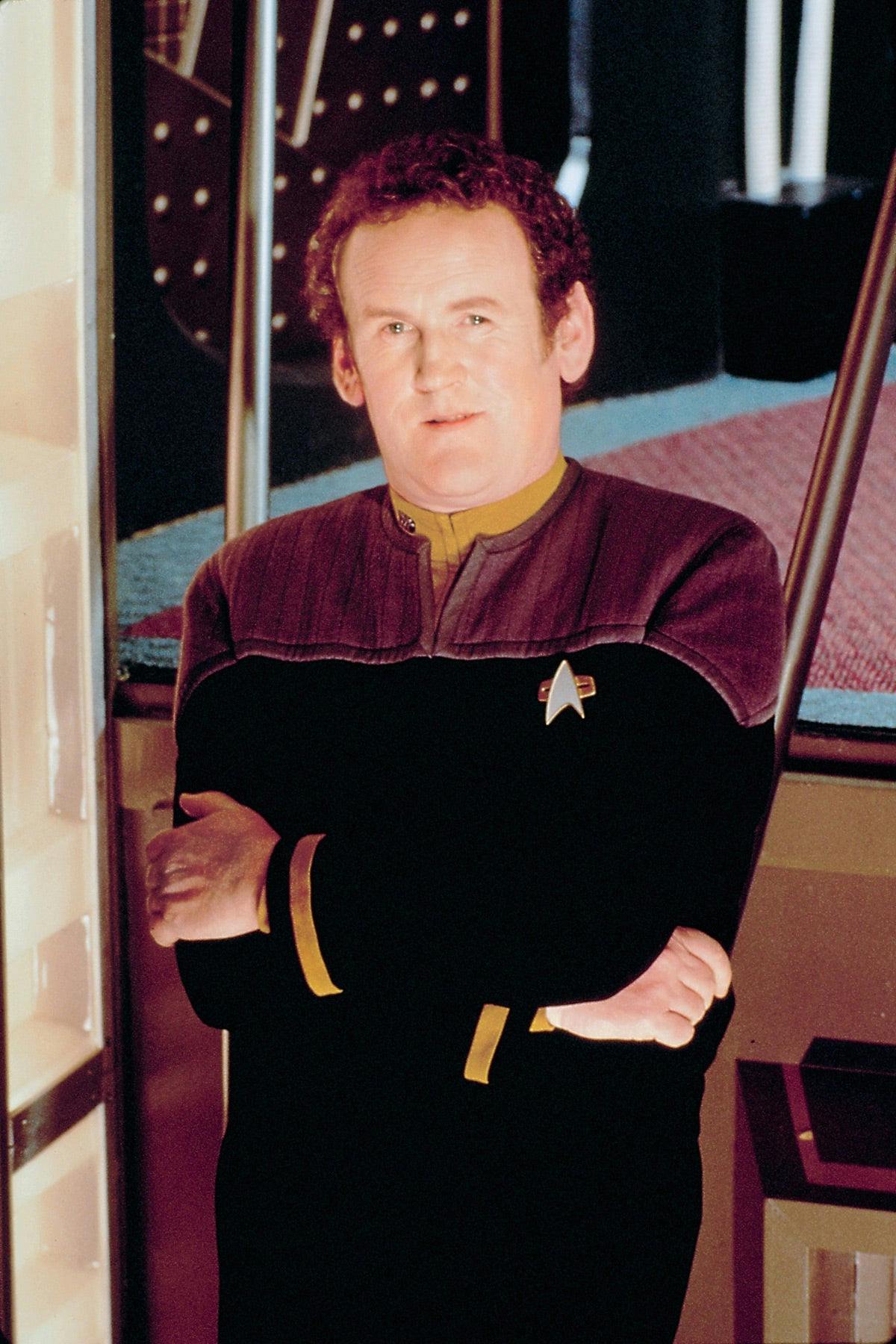 Colm Meaney poses as Miles O'Brien for Star Trek: Deep Space Nine's Season 6 promotional cast portrait