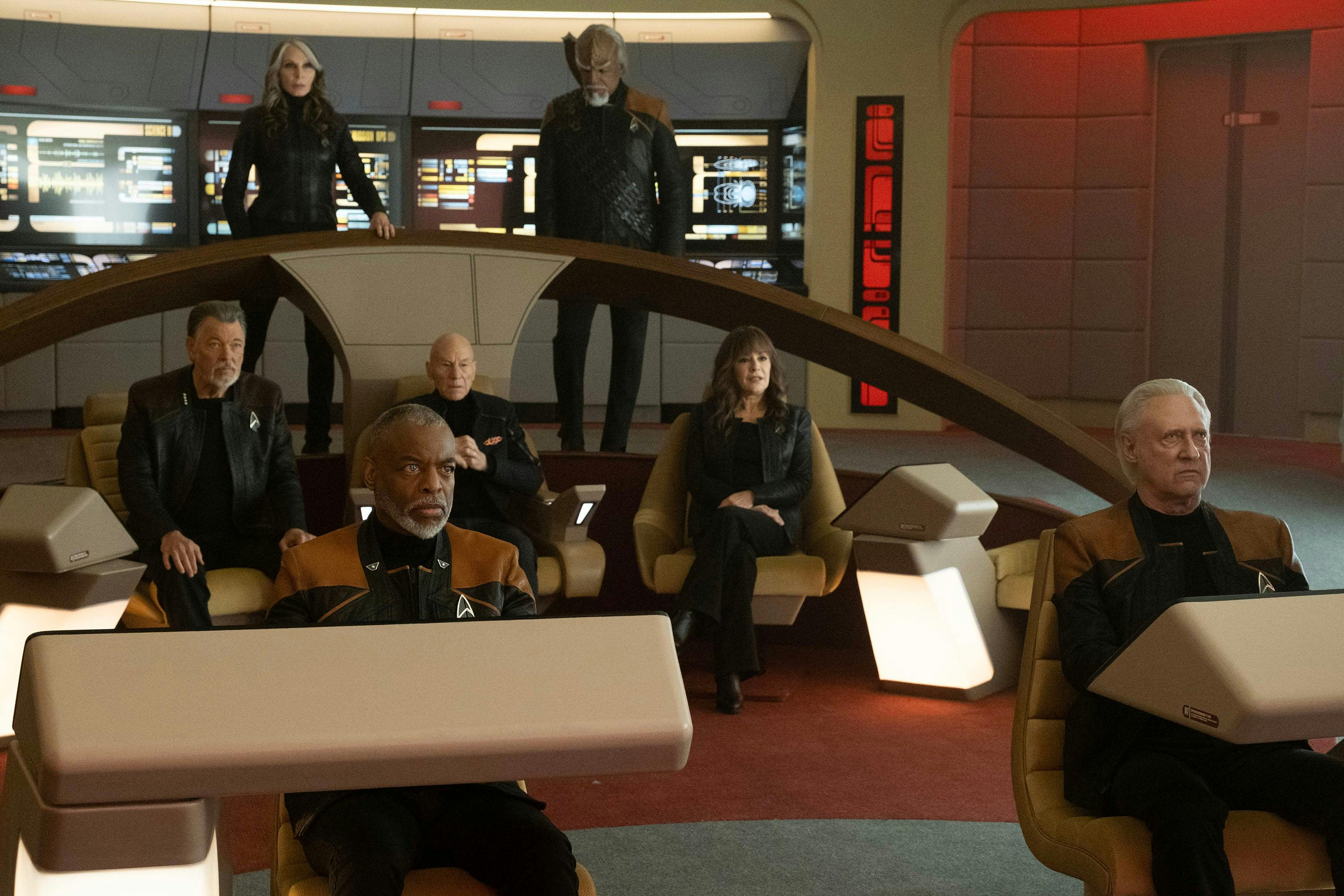 The original crew of The Next Generation helm the bridge, in the finale of Star Trek: Picard