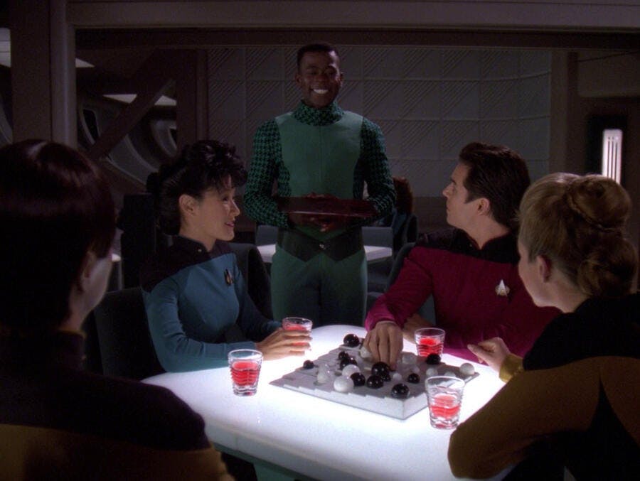 Alyssa Ogawa gathers around 10 Forward with other junior officers in 'Lower Decks'