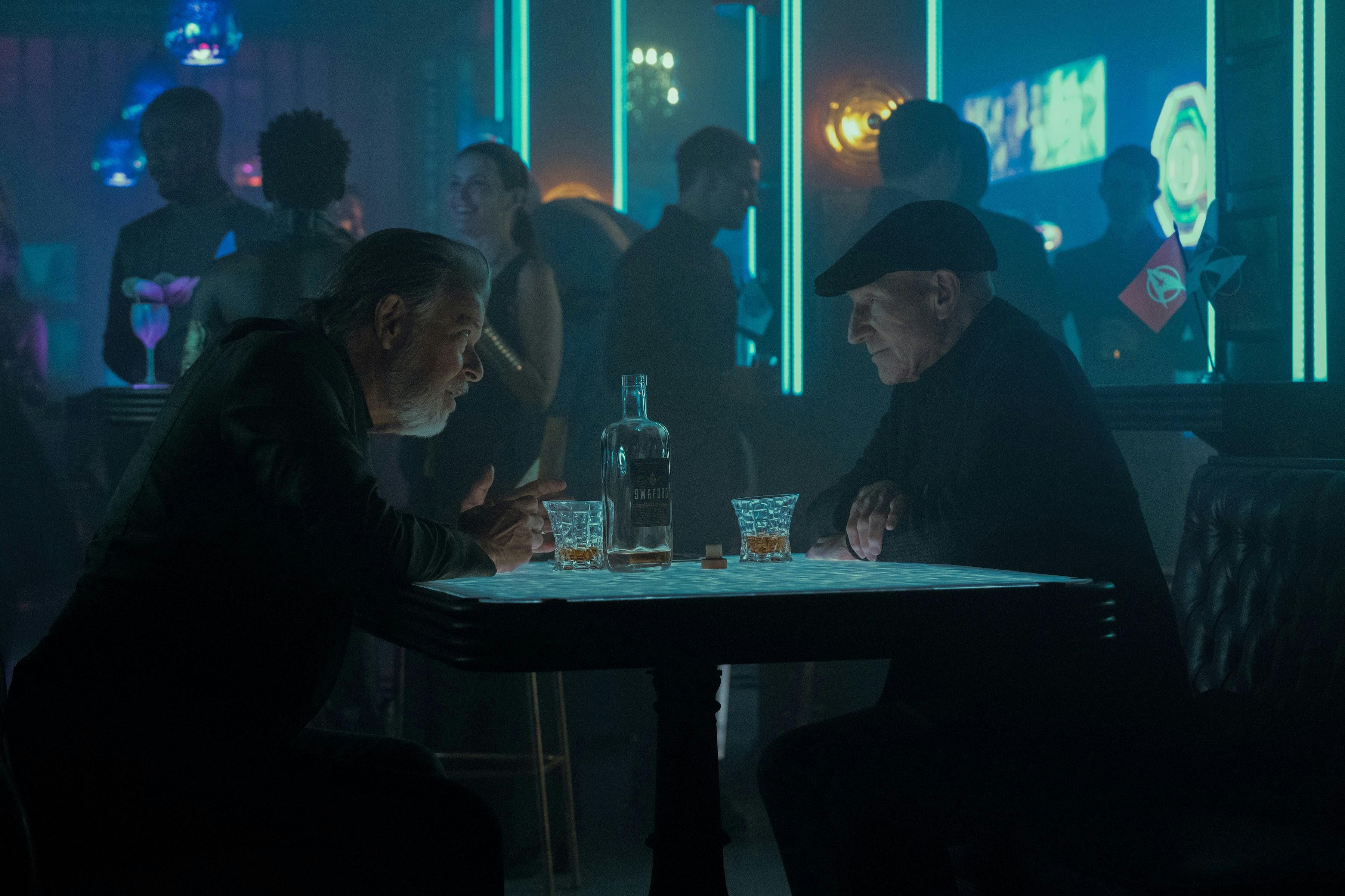 Star Trek: Picard - Riker and Picard sit across from each other at a bar
