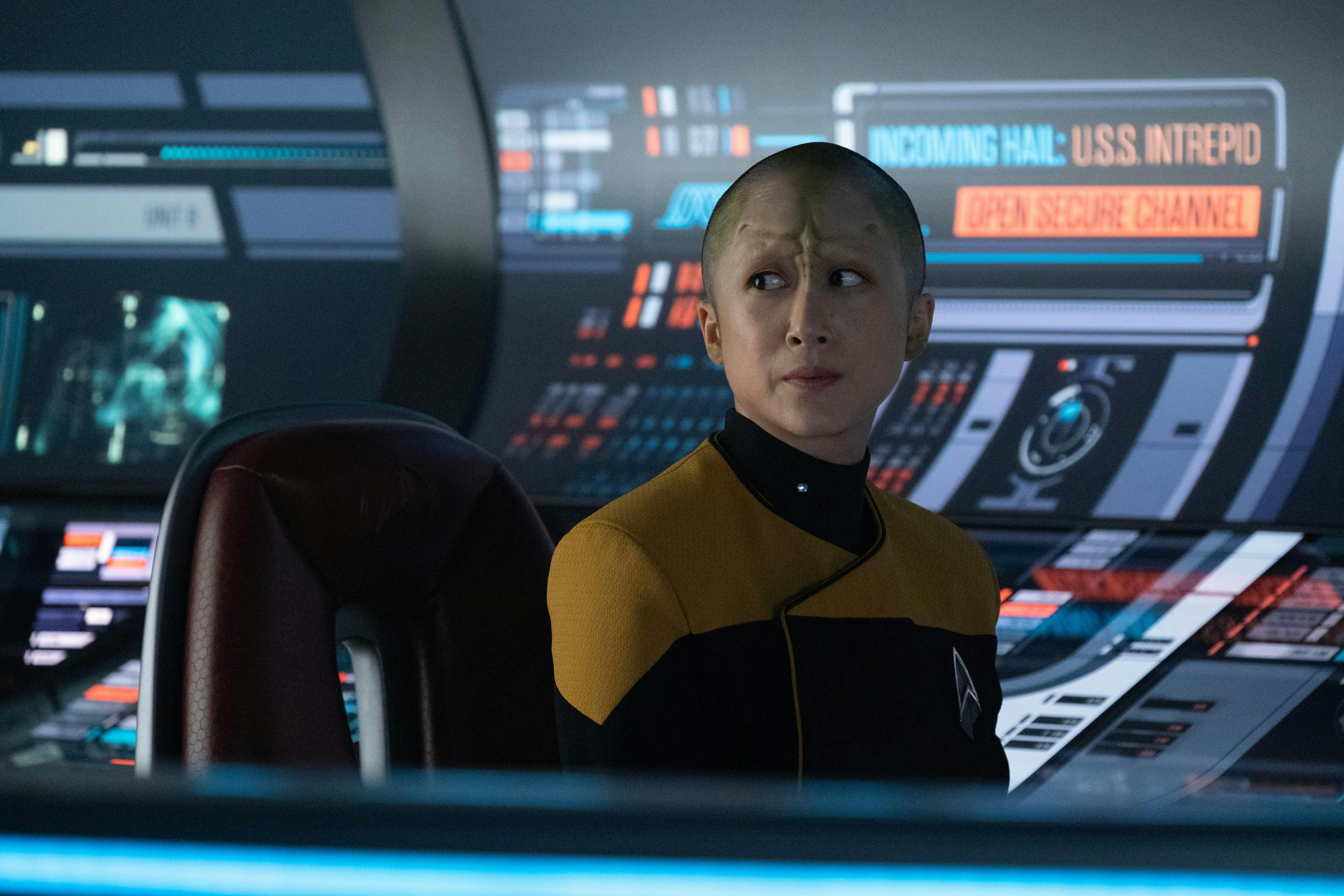 Ensign Esmar sits at ops/comms on the bridge of the Titan on Star Trek: Picard