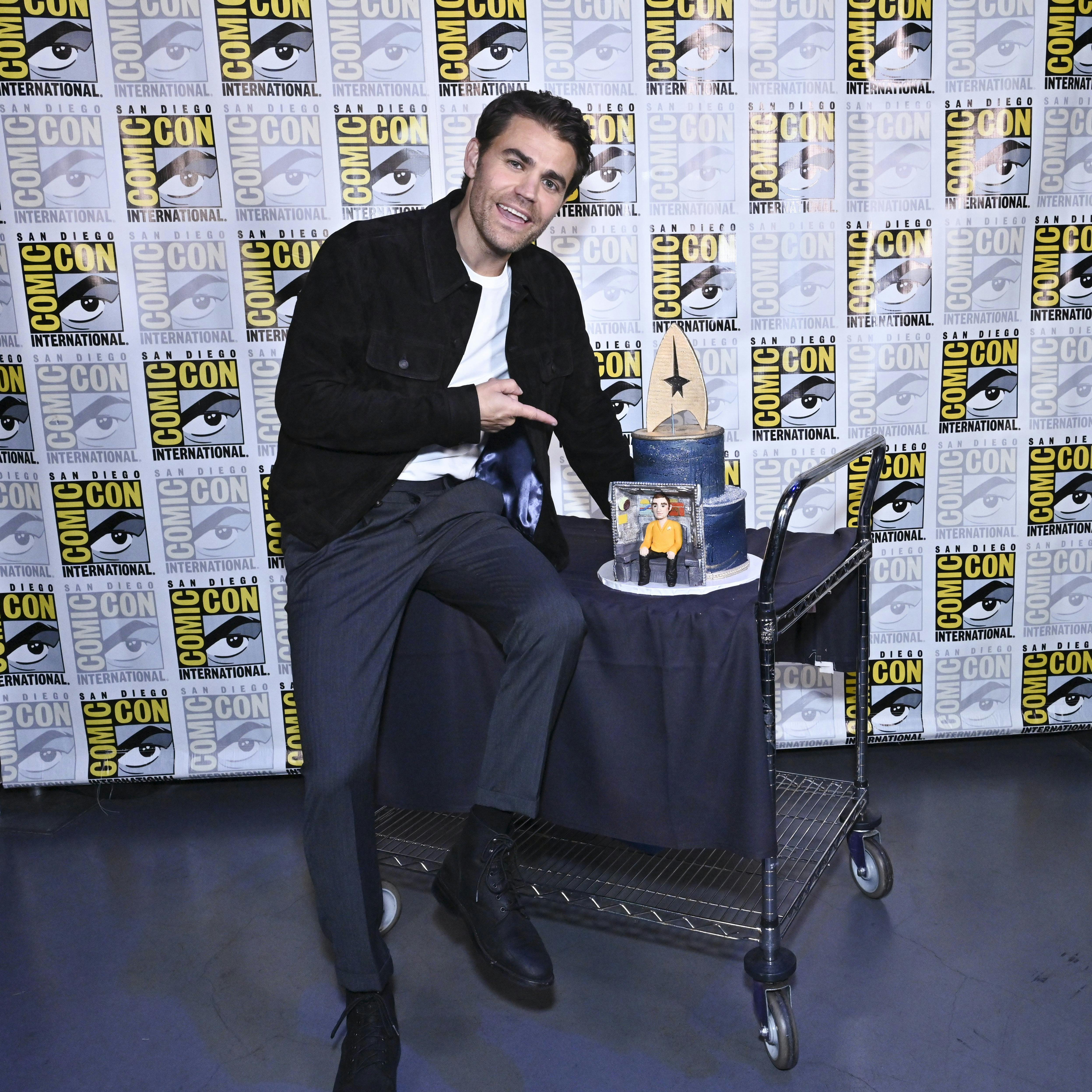 Paul Wesley shows off his Captain Kirk birthday cake.