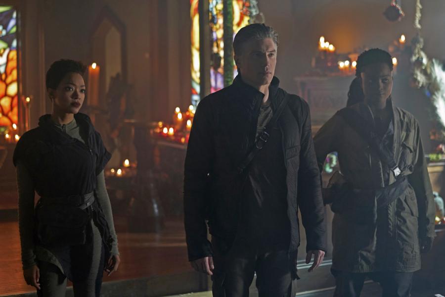 Sonequa Martin-Green as Burnham; Anson Mount as Captain Pike; Oyin Oladejo as Joann Owosekun 