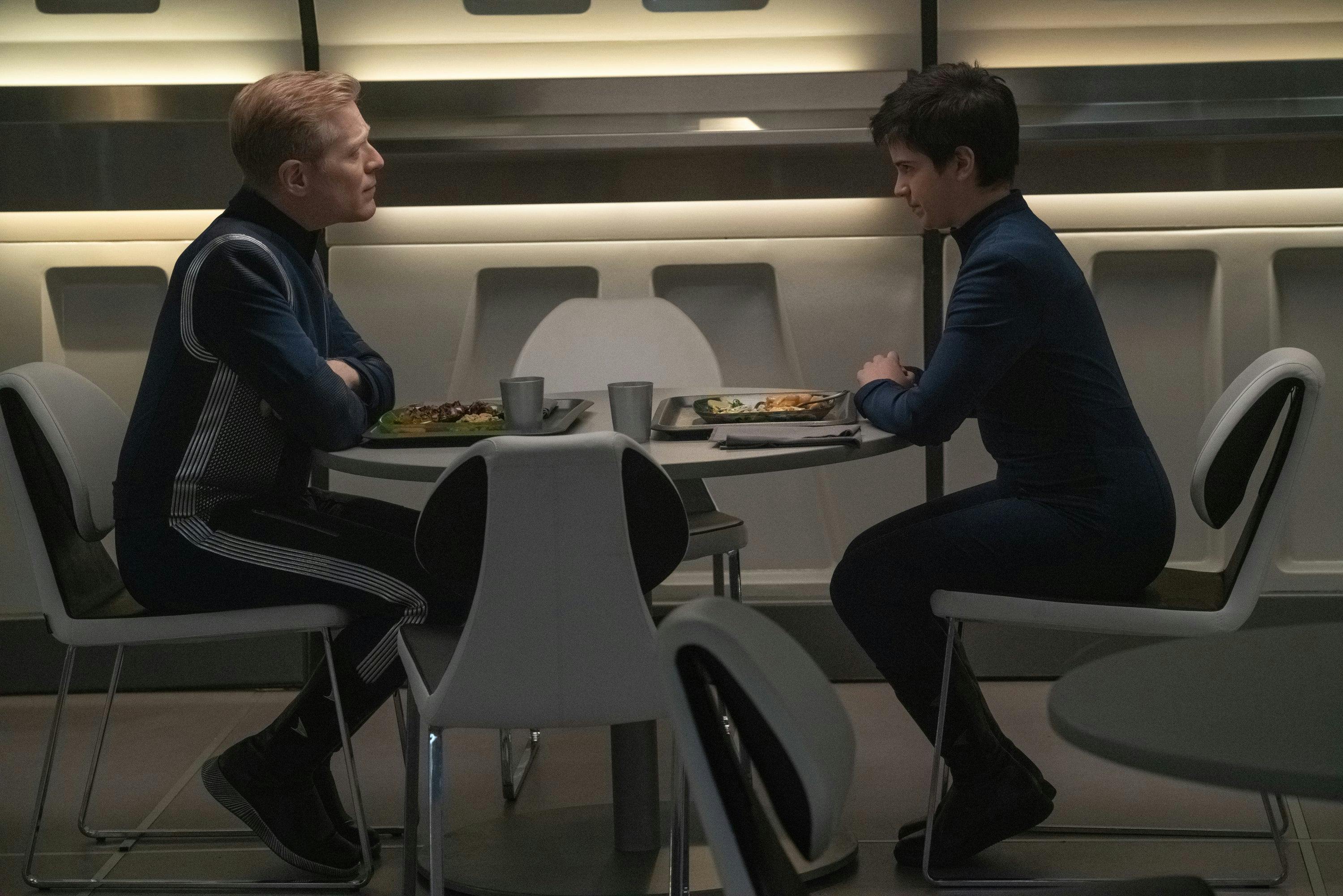 Stamets sits across from Adira in the commissary on Star Trek: Discovery
