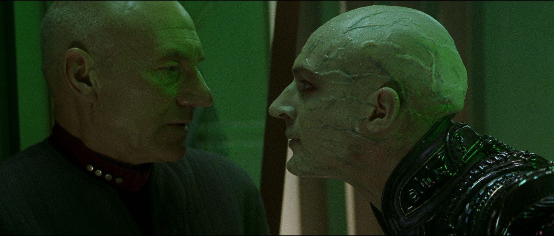 Picard face Shinzon in Star Trek Nemesis