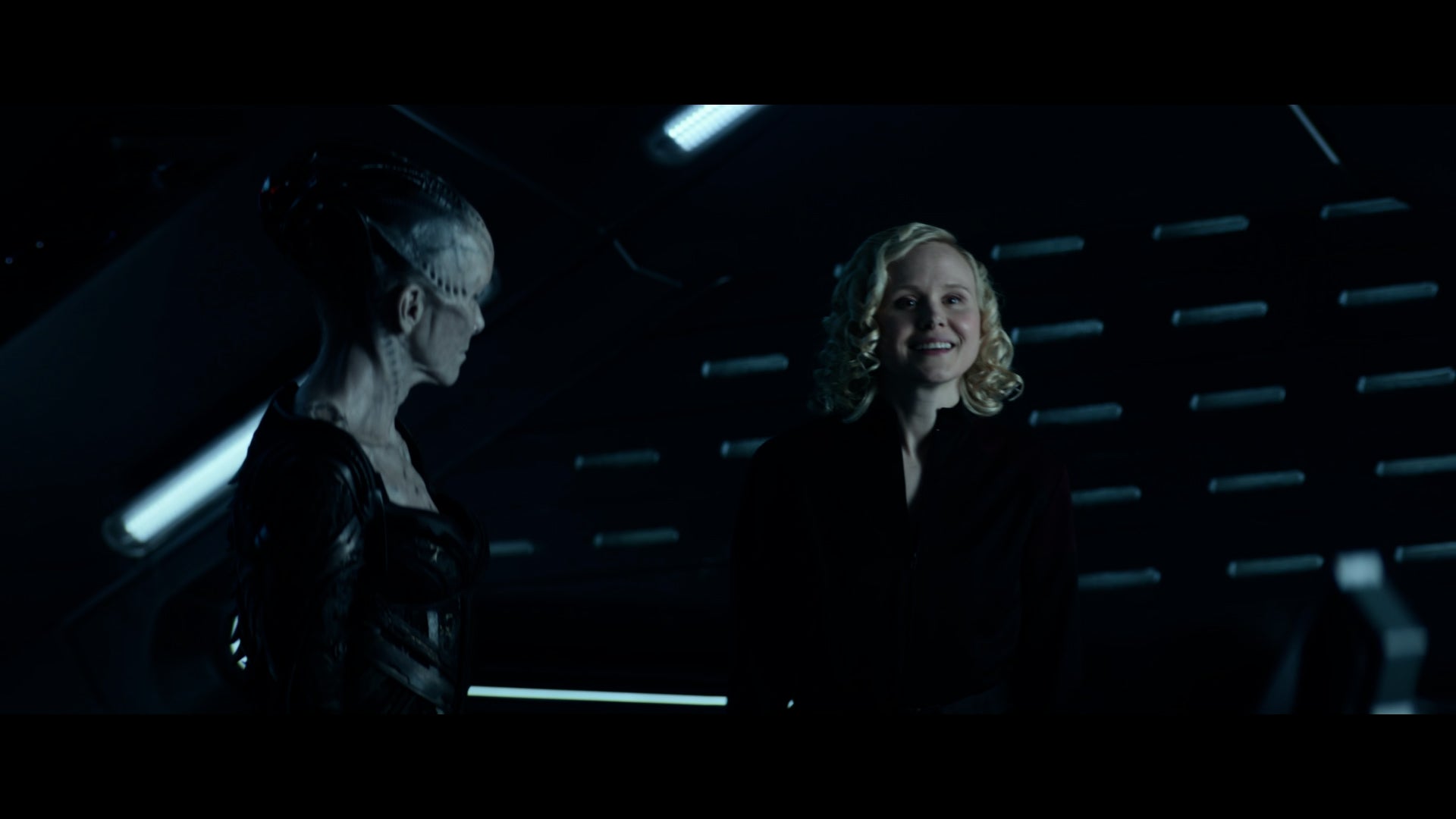 The Borg Queen and Jurati talking. 