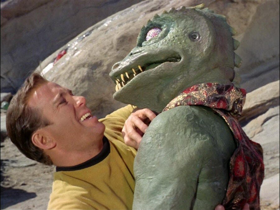 Kirk wrestles with the Gorn in 'Arena'