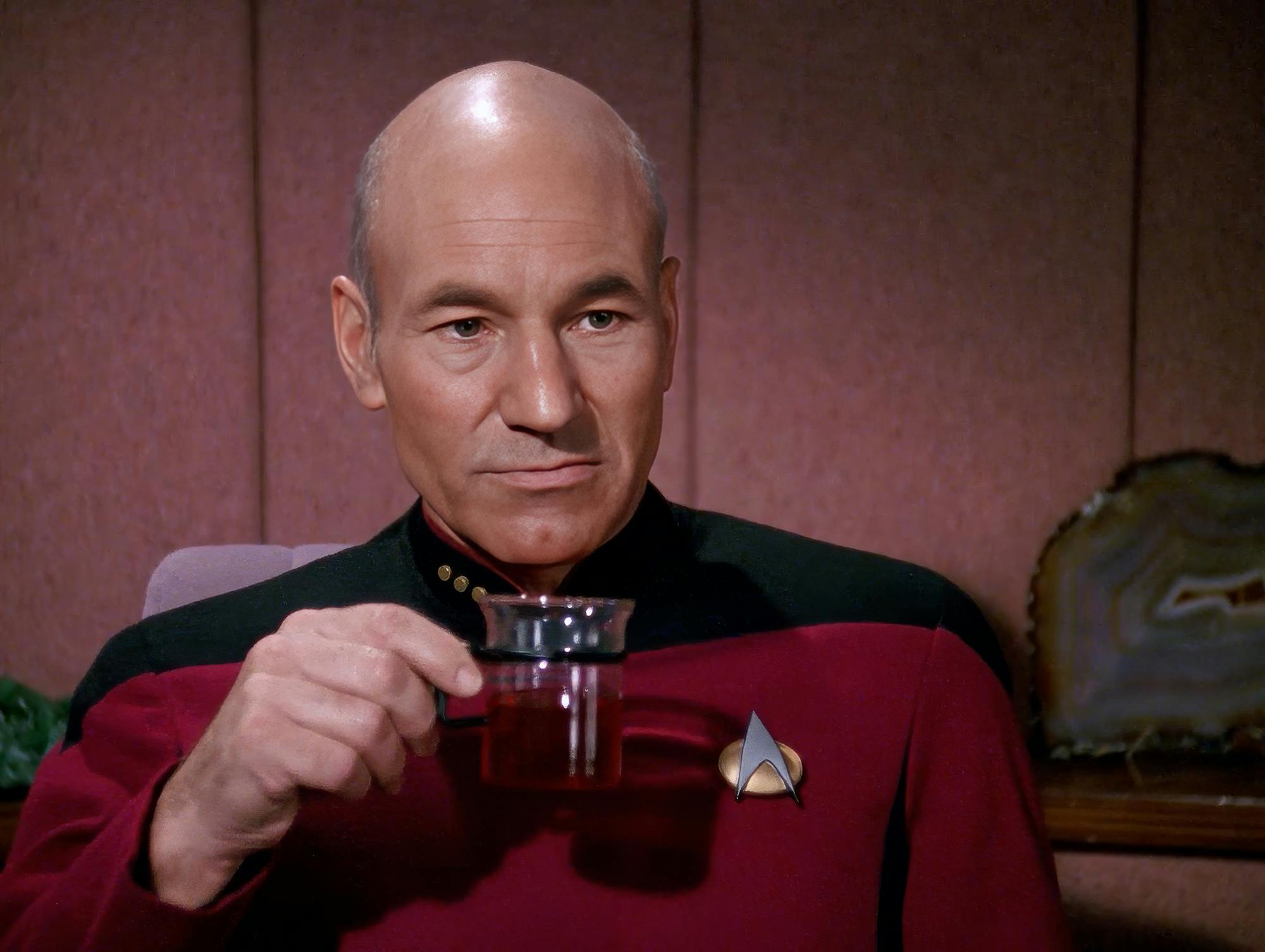 In his Ready Room, Picard drinks earl grey tea out of a glass Bodum cup 