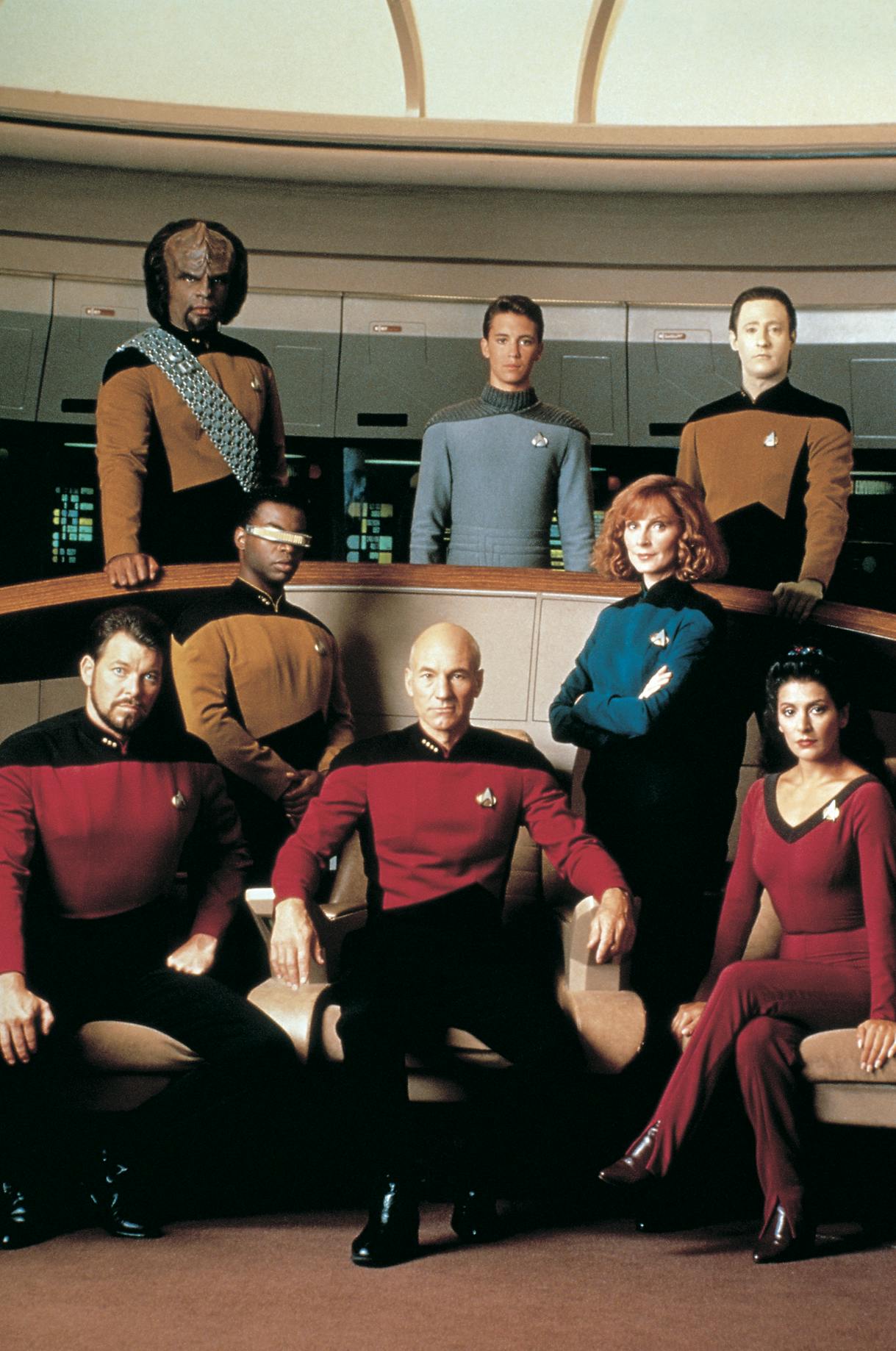 Season 1 of Star Trek: The Next Generation gallery cast photo