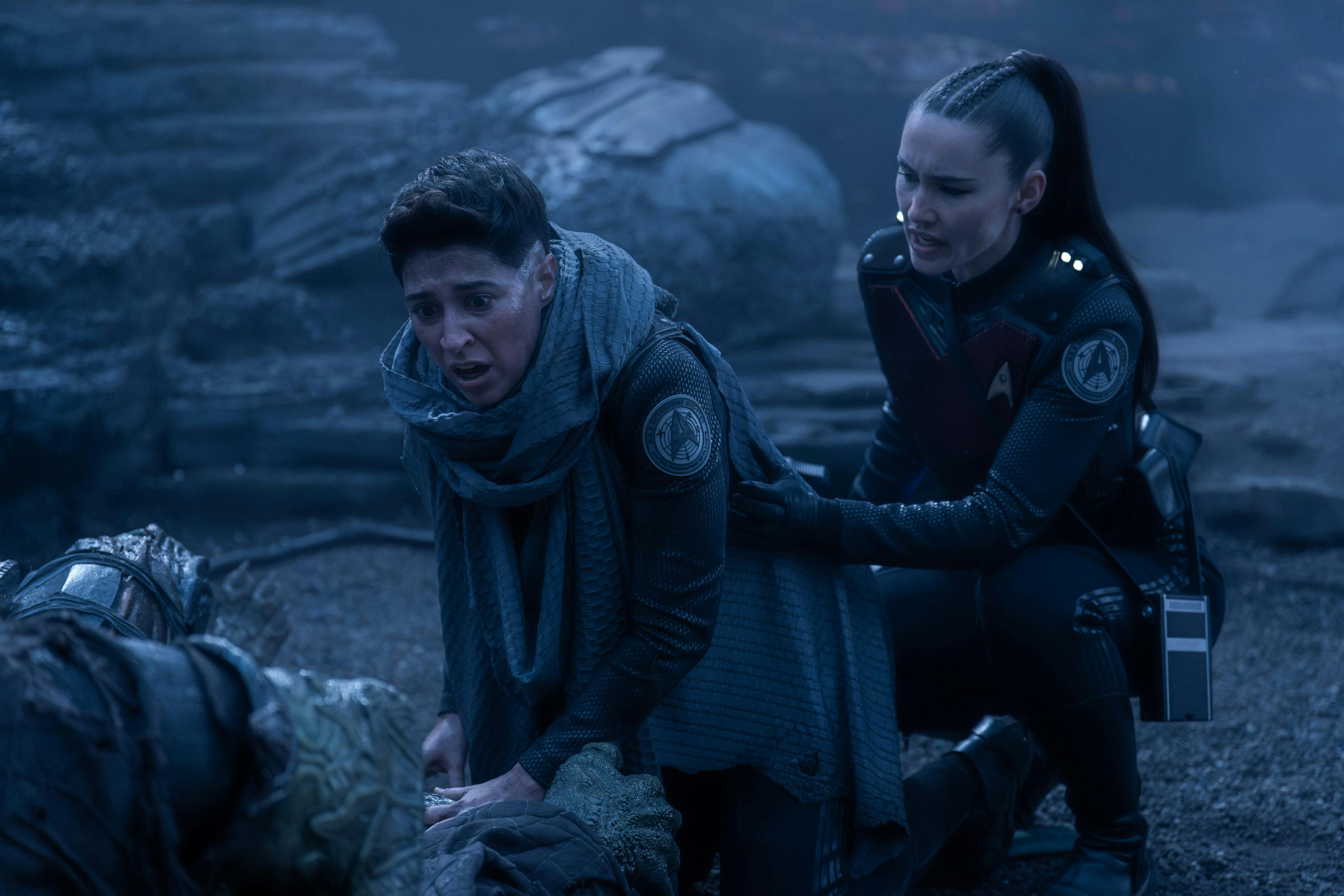 La'An tries to pull Ortegas away from the dead Gorn as she reacts in anguish in 'Terrarium'