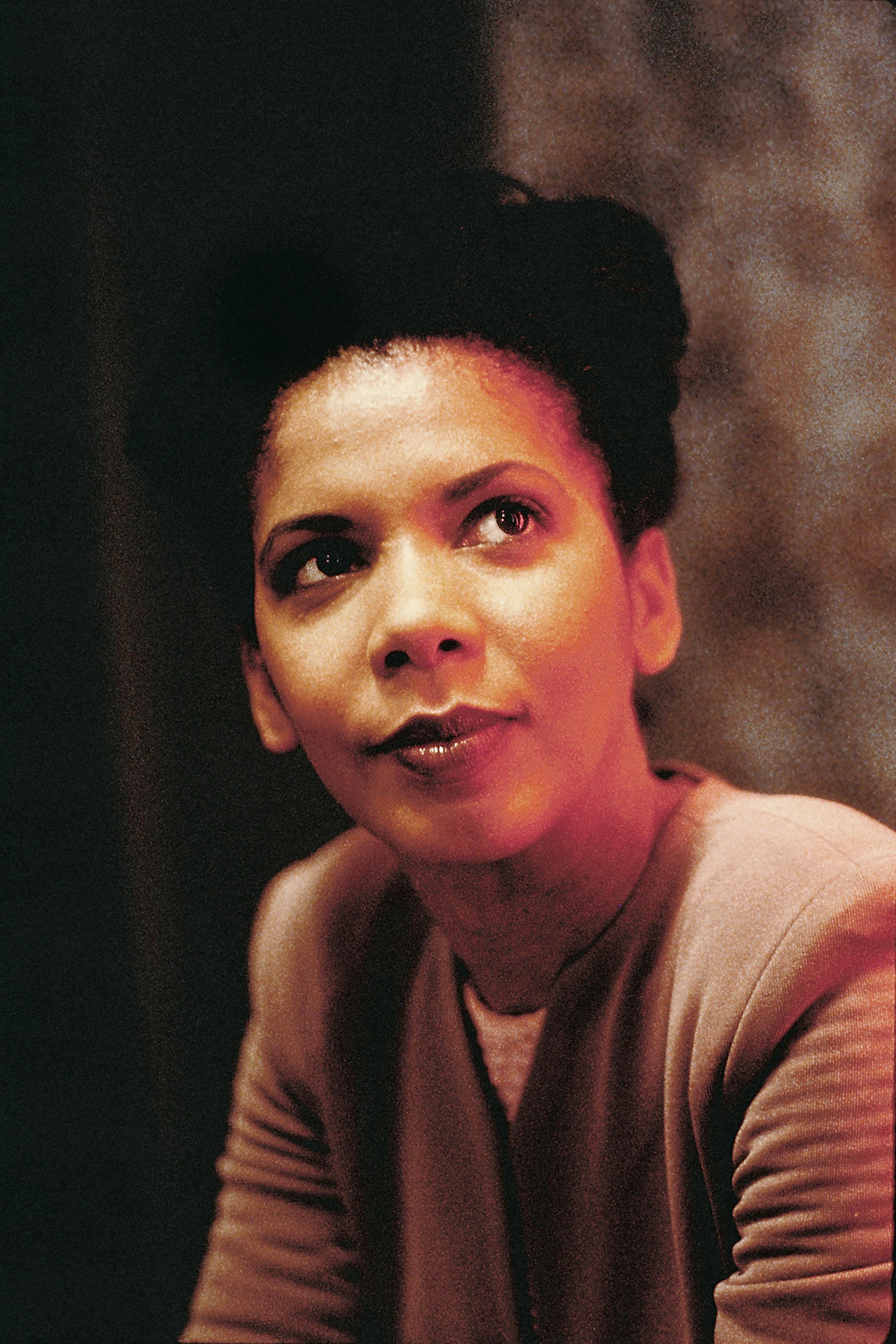 Star Trek: Deep Space Nine promotional photo of Penny Johnson Jerald as Kasidy Yates