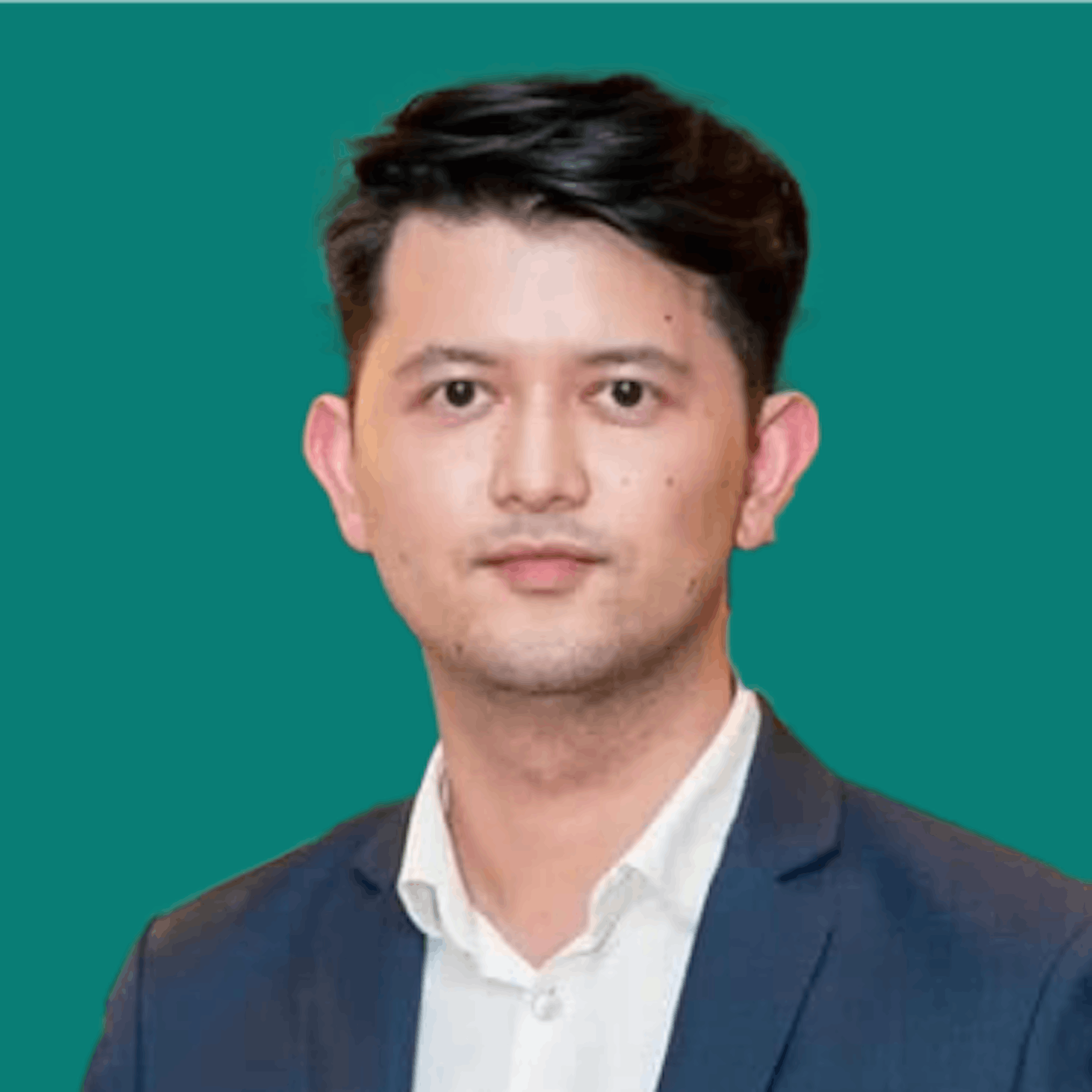 a photograph of Guy sanohlam with a green background