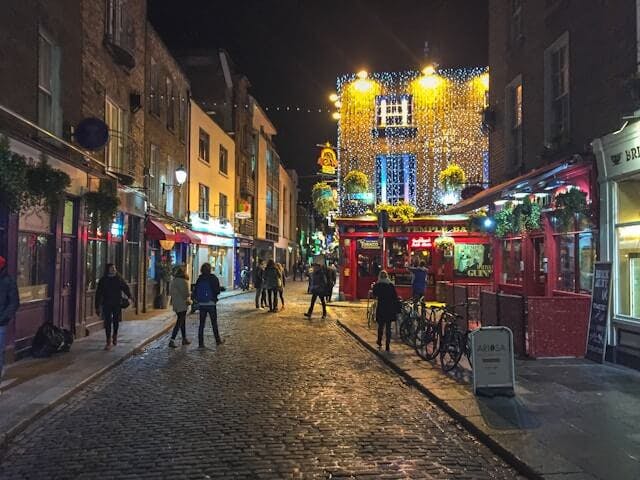 An image of the streets at night in Ireland