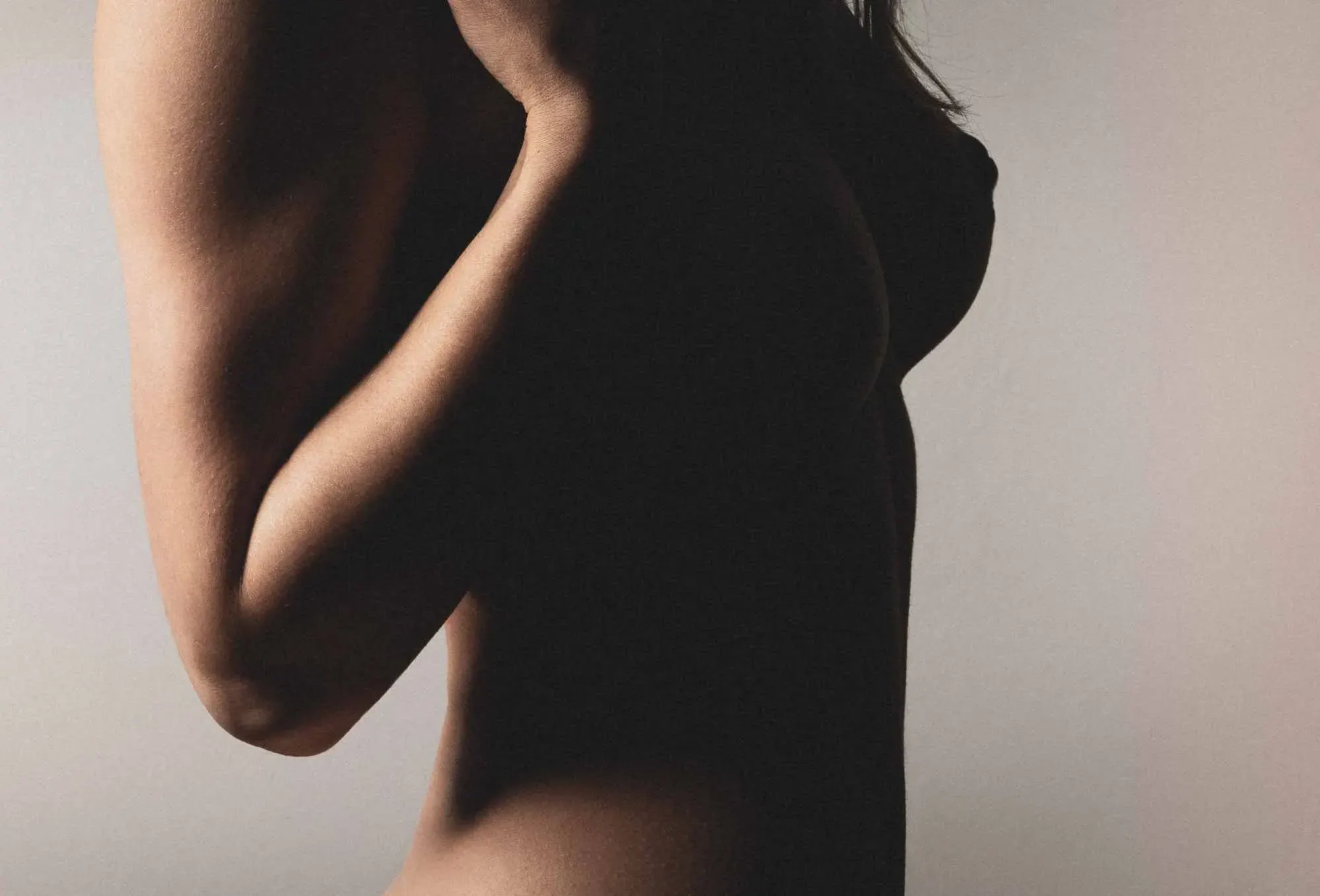 Stavrakis Aesthetics Berlin – Leistungen für Frauen - Brust - Hintergrundbild