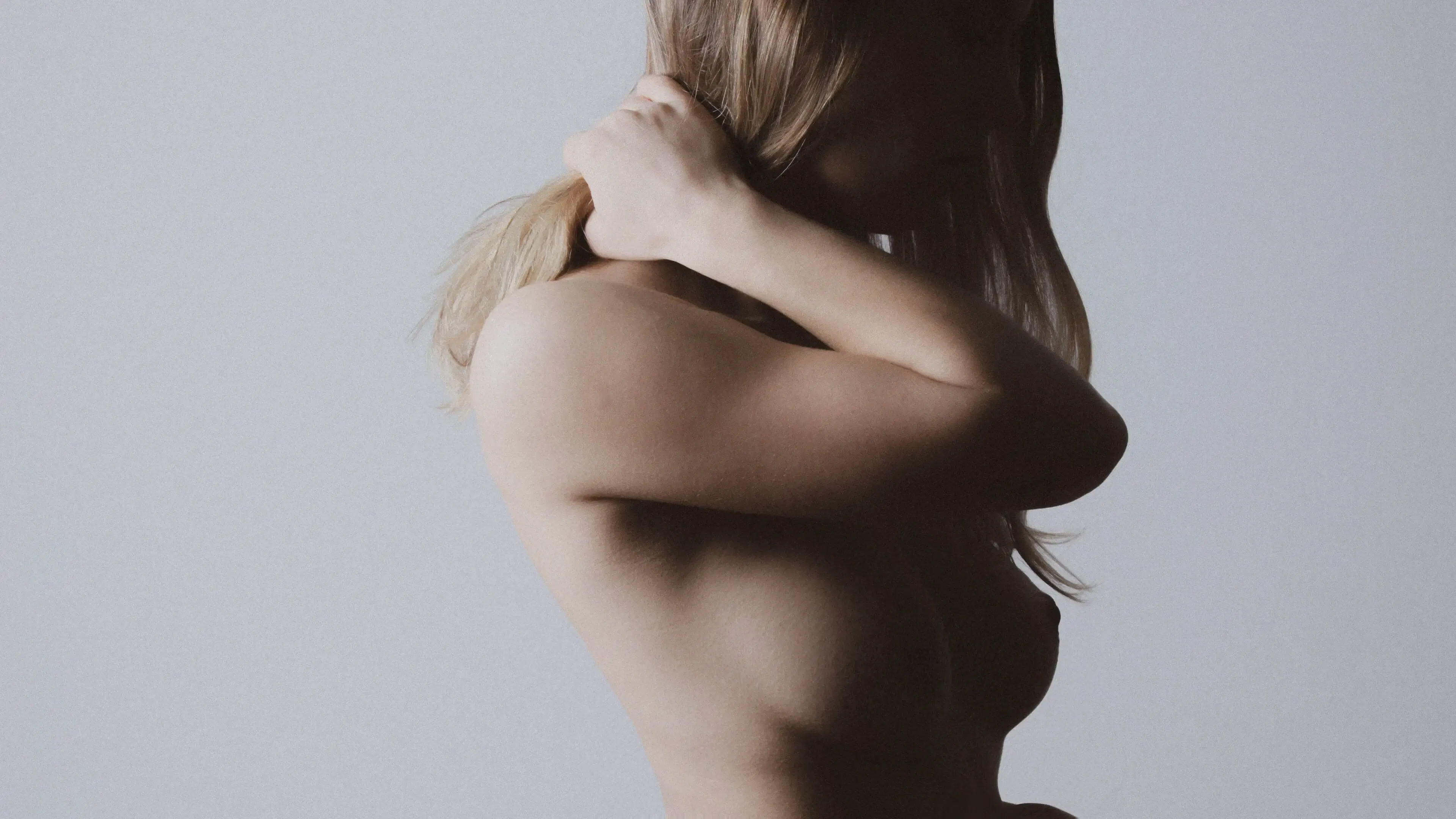 Stavrakis Aesthetics Berlin – Brustvergrößerung mit Eigenfett - Hintergrundbild