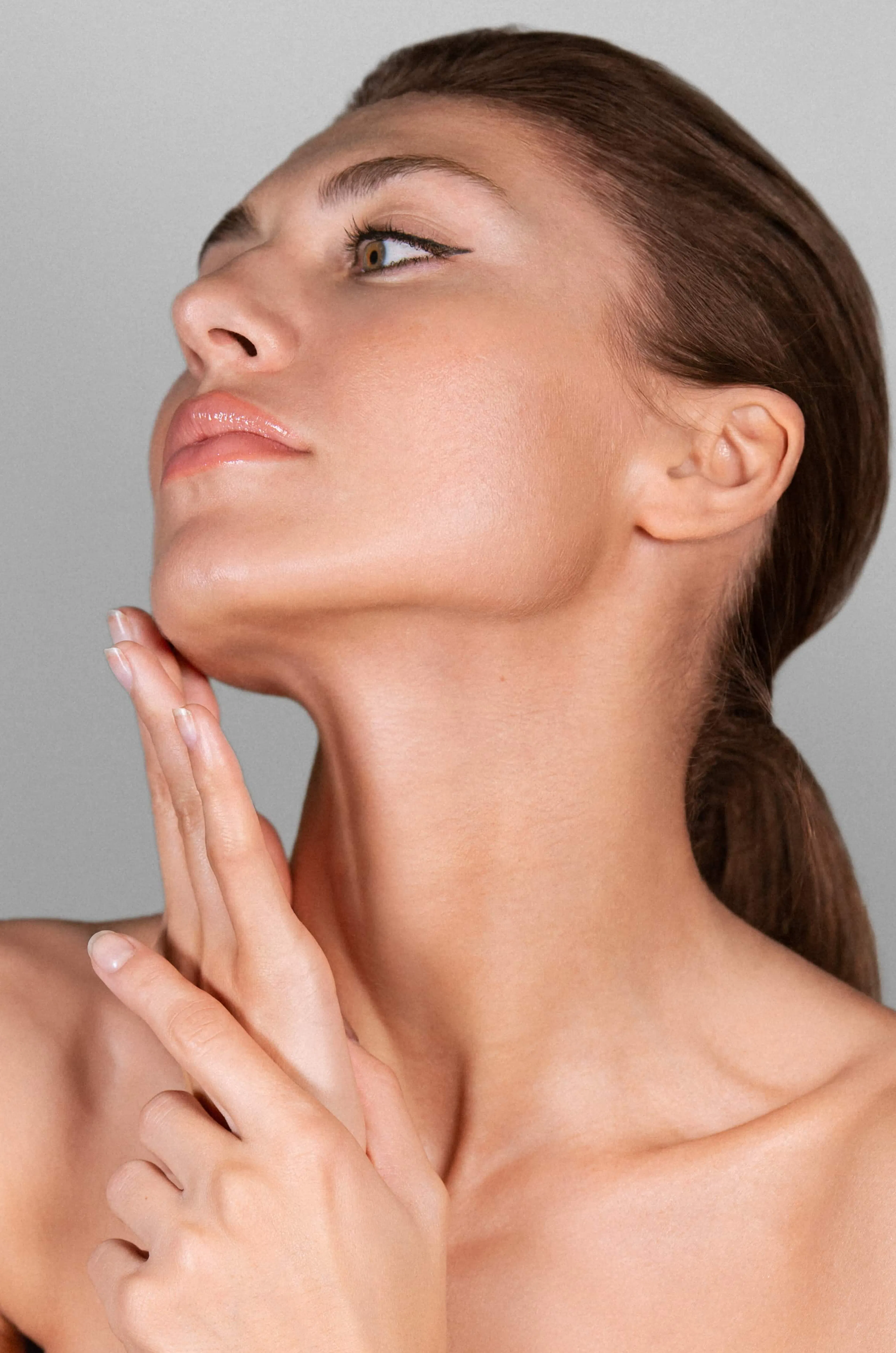 Patientin SA Aesthetics Halsprofil Halslift