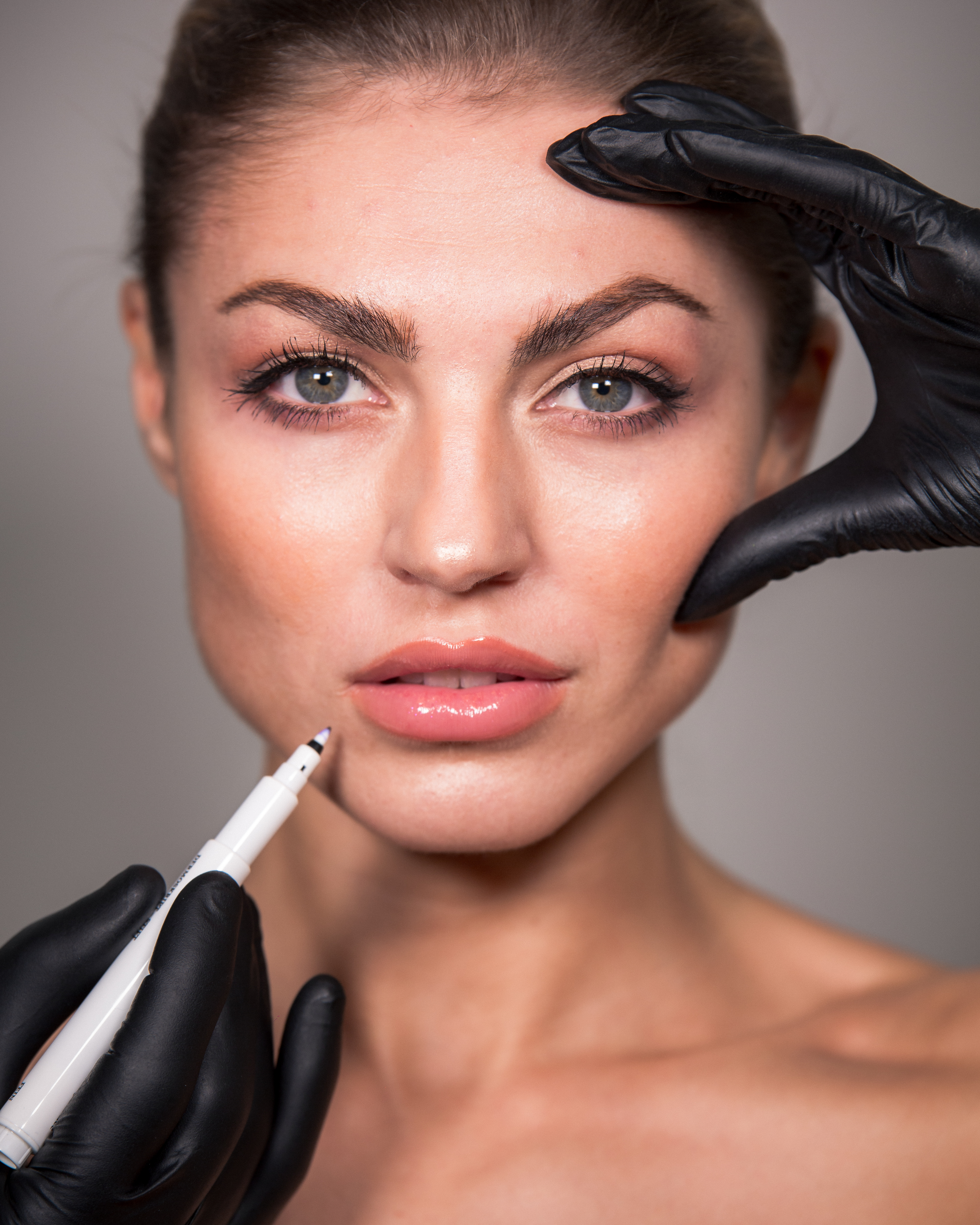 Behandlung der Lippen mit Hyaluron