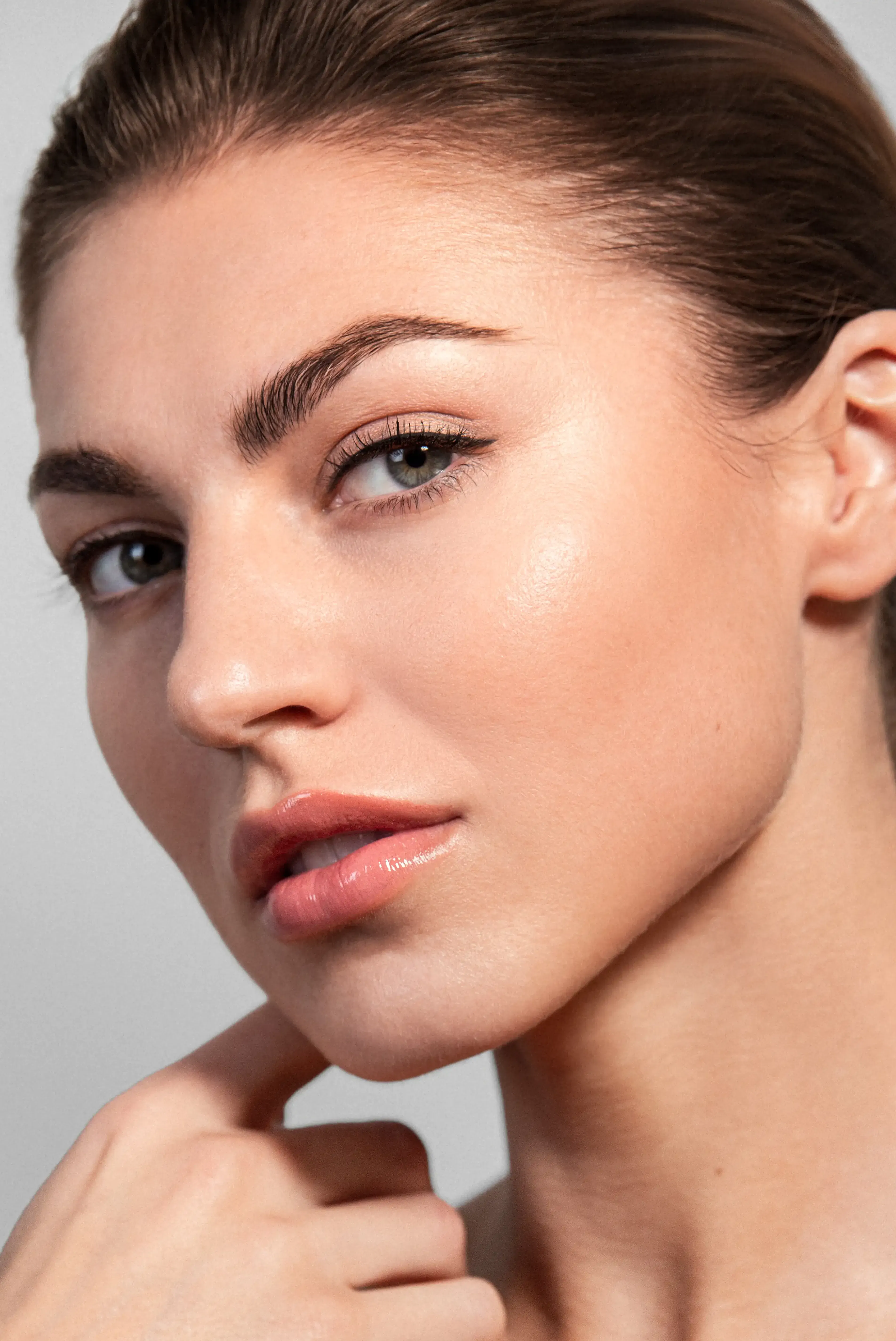 Definiertes Gesicht - Patientin - Stavrakis Aesthetics Berlin