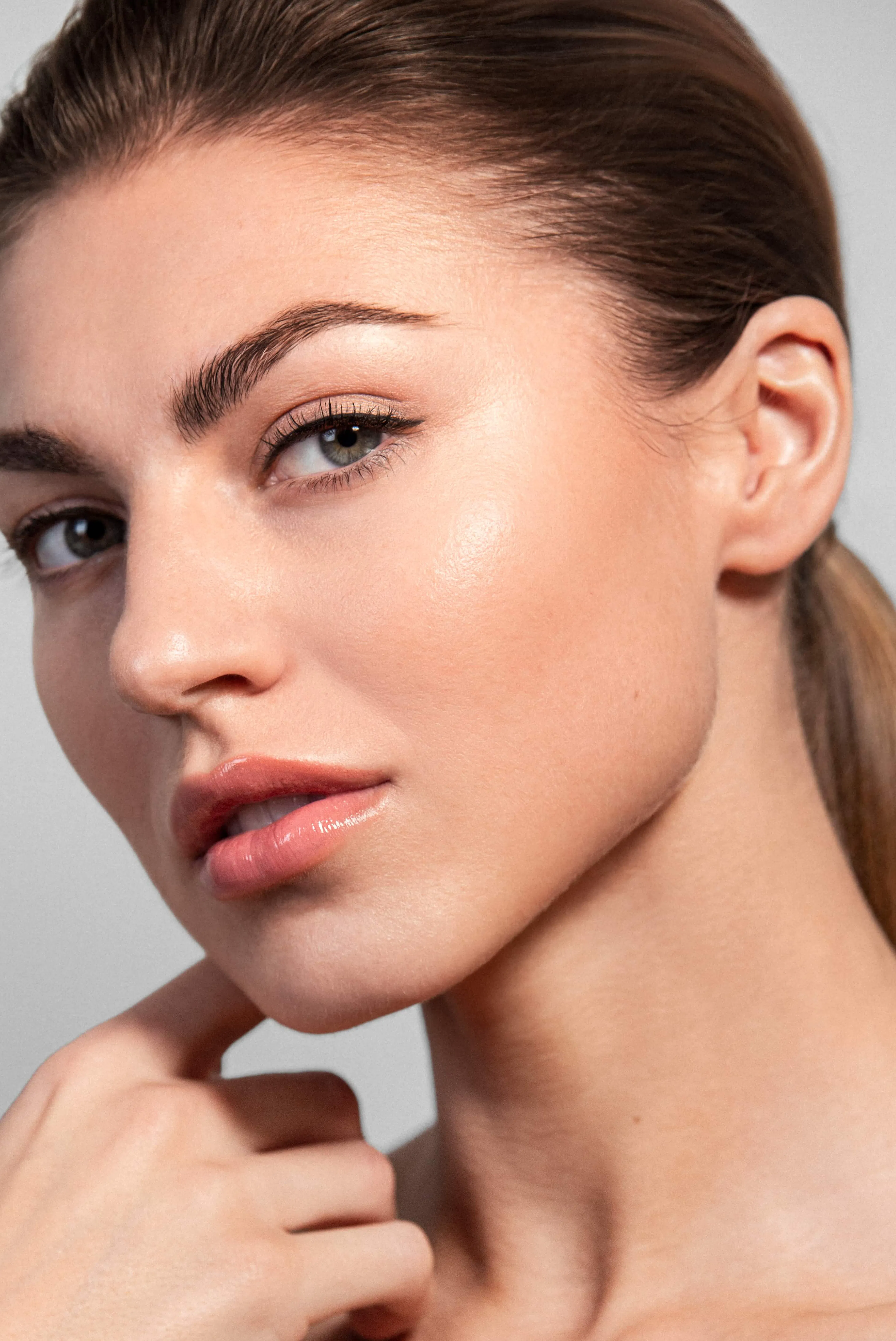 Wangen Injektion mit Hyaluronsäure bei SA Aesthetics Berlin