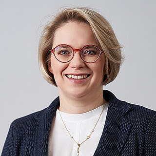 Portrait Steuerberaterin Annett Popov