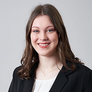Mitarbeiter-Portrait-Sarah Balzer
