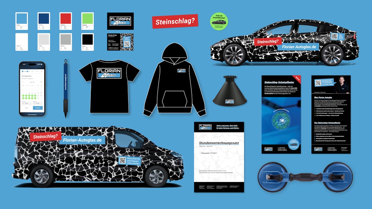 Übersicht verschiedener Marken-Assets von Florian Autoglas: Farbkarten mit Hauptfarben, Designentwürfe für Berufsbekleidung wie T-Shirts und Hoodies, Fahrzeugbeschriftung auf Tesla und Ford Transit, sowie Briefpapier, Visitenkarten, Flyer mit Steinschlagpflaster und weitere Designelemente.